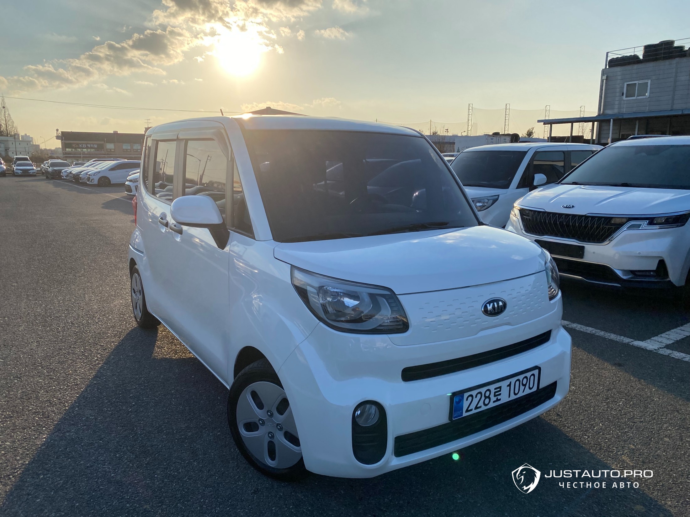 Автомобиль Kia RAY