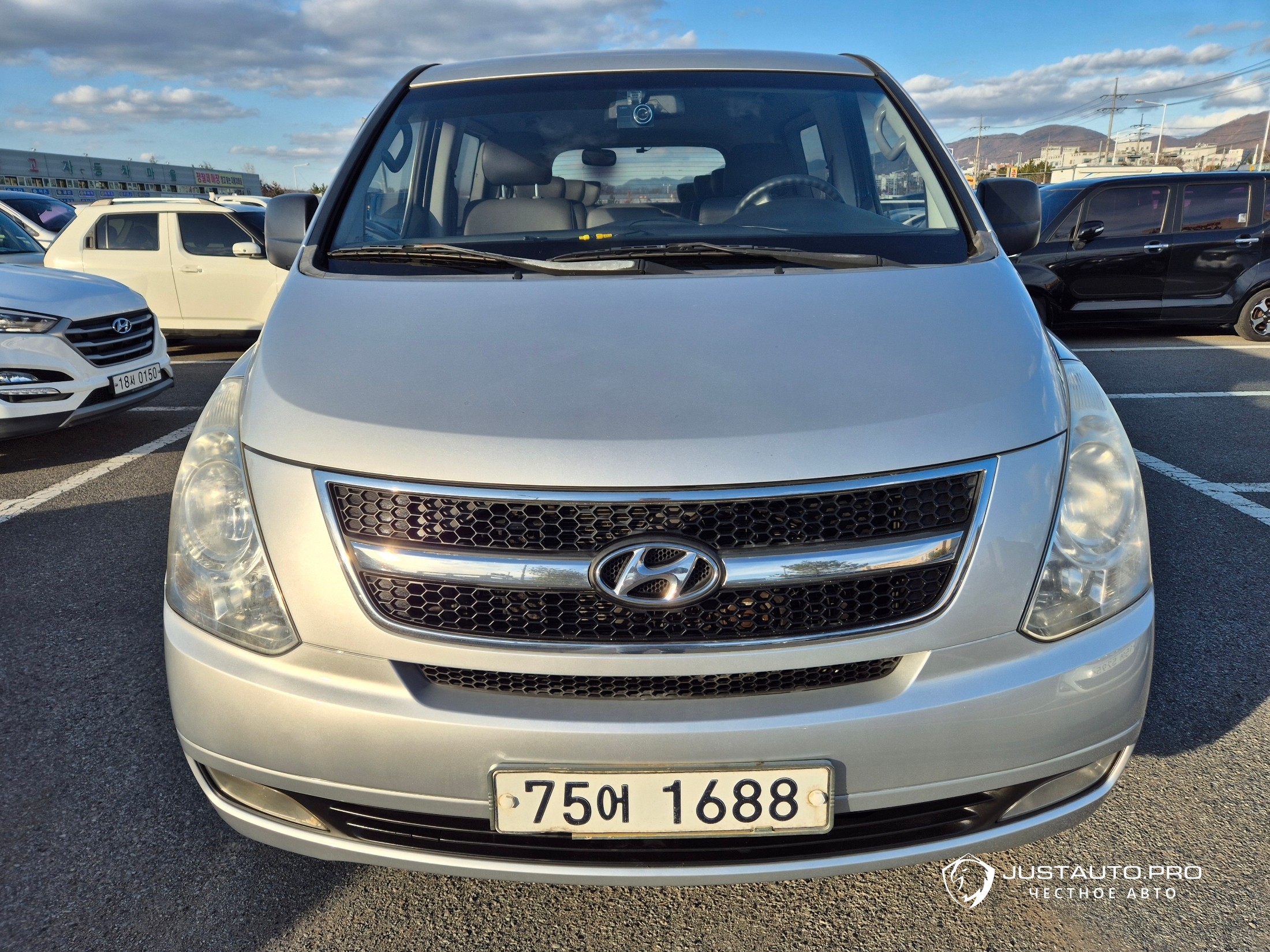 Автомобиль Hyundai Starex
