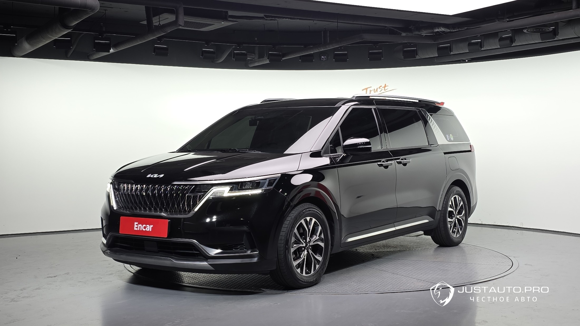 Автомобиль Kia Canival