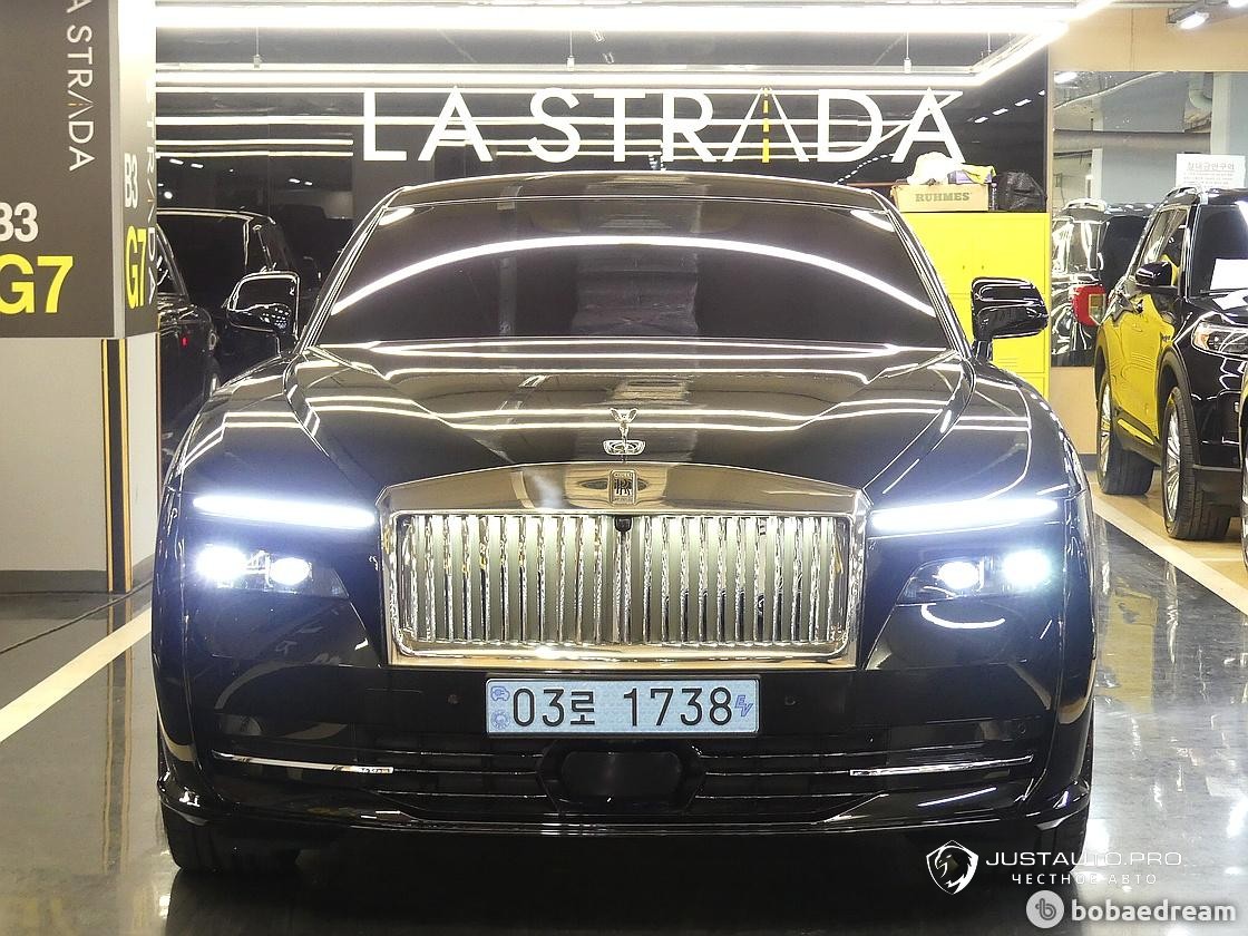 Автомобиль Rolls-Royce Spectre