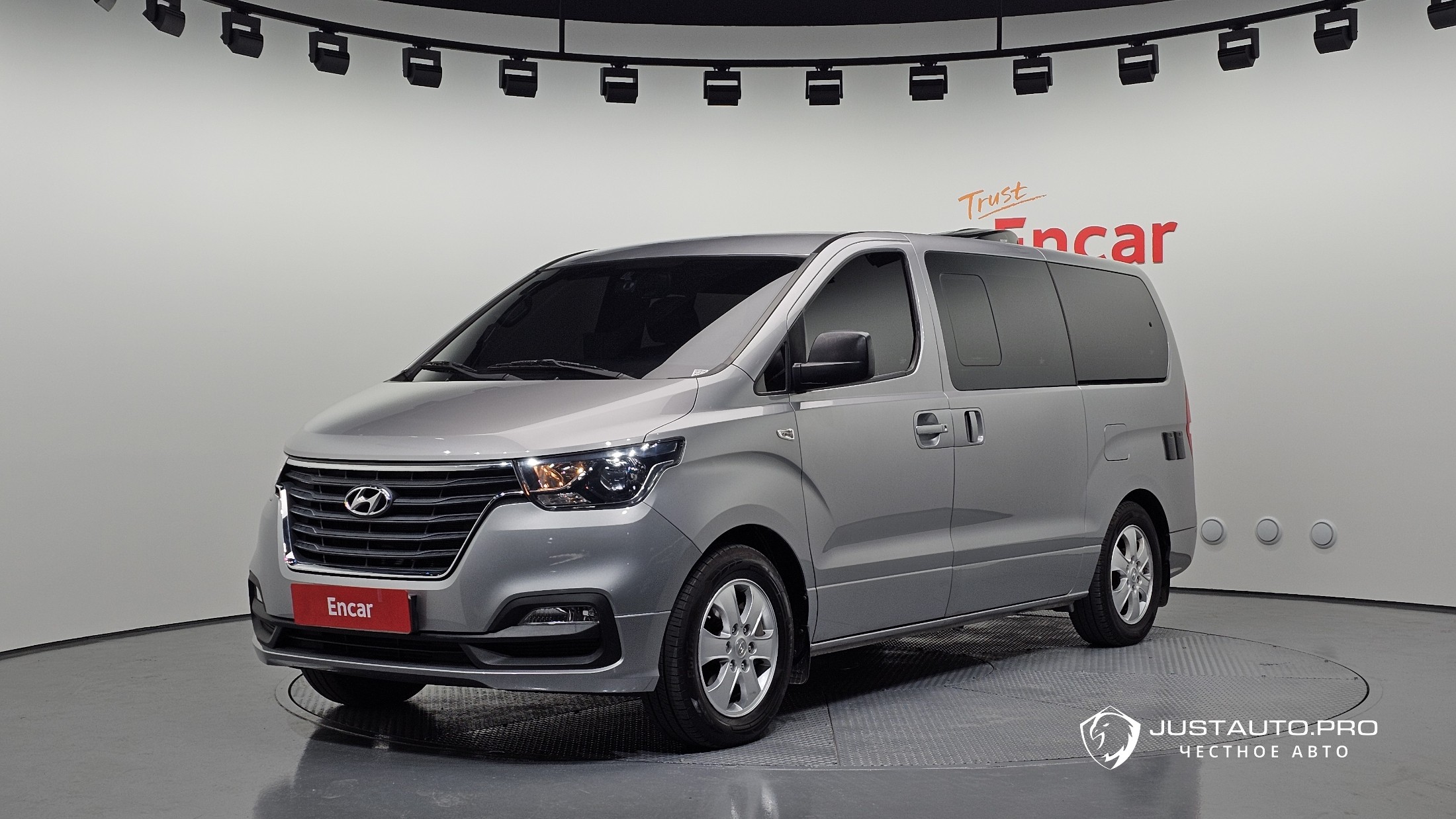 Автомобиль Hyundai Starex