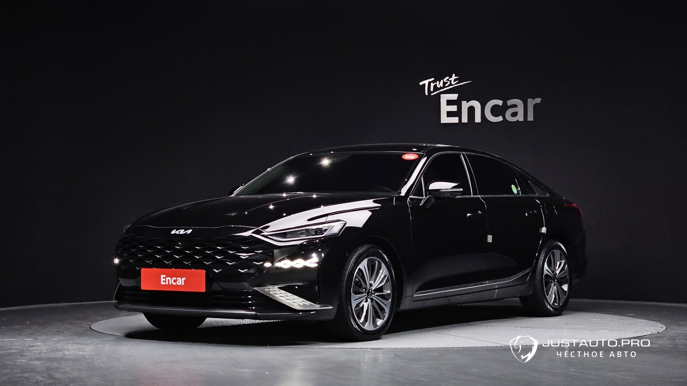 Автомобиль Kia K8