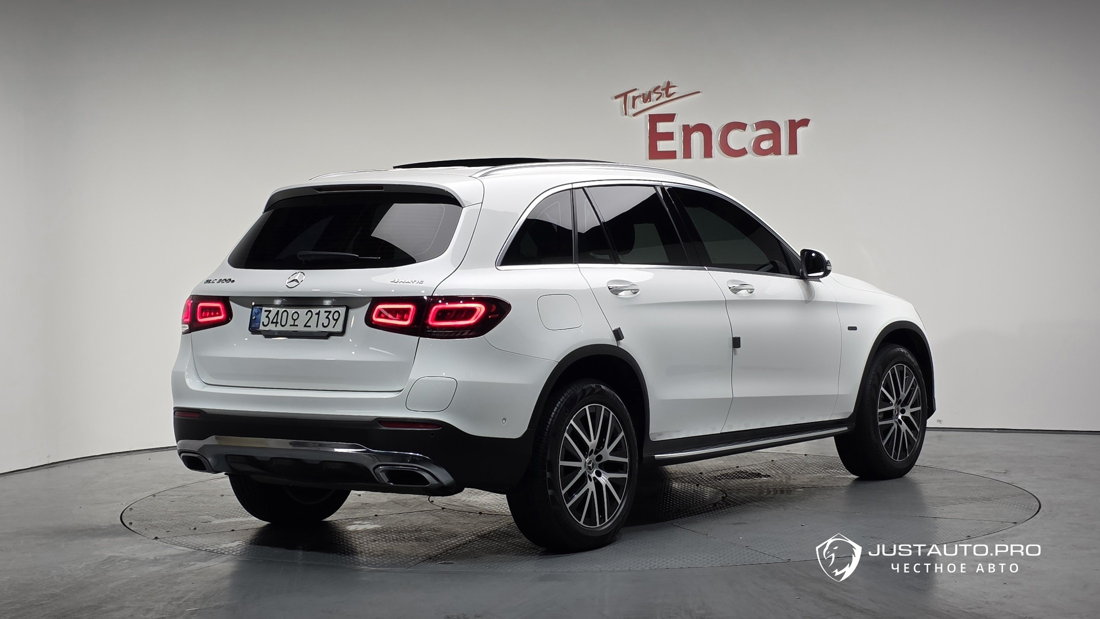 Автомобиль Mercedes-Benz GLC-Class