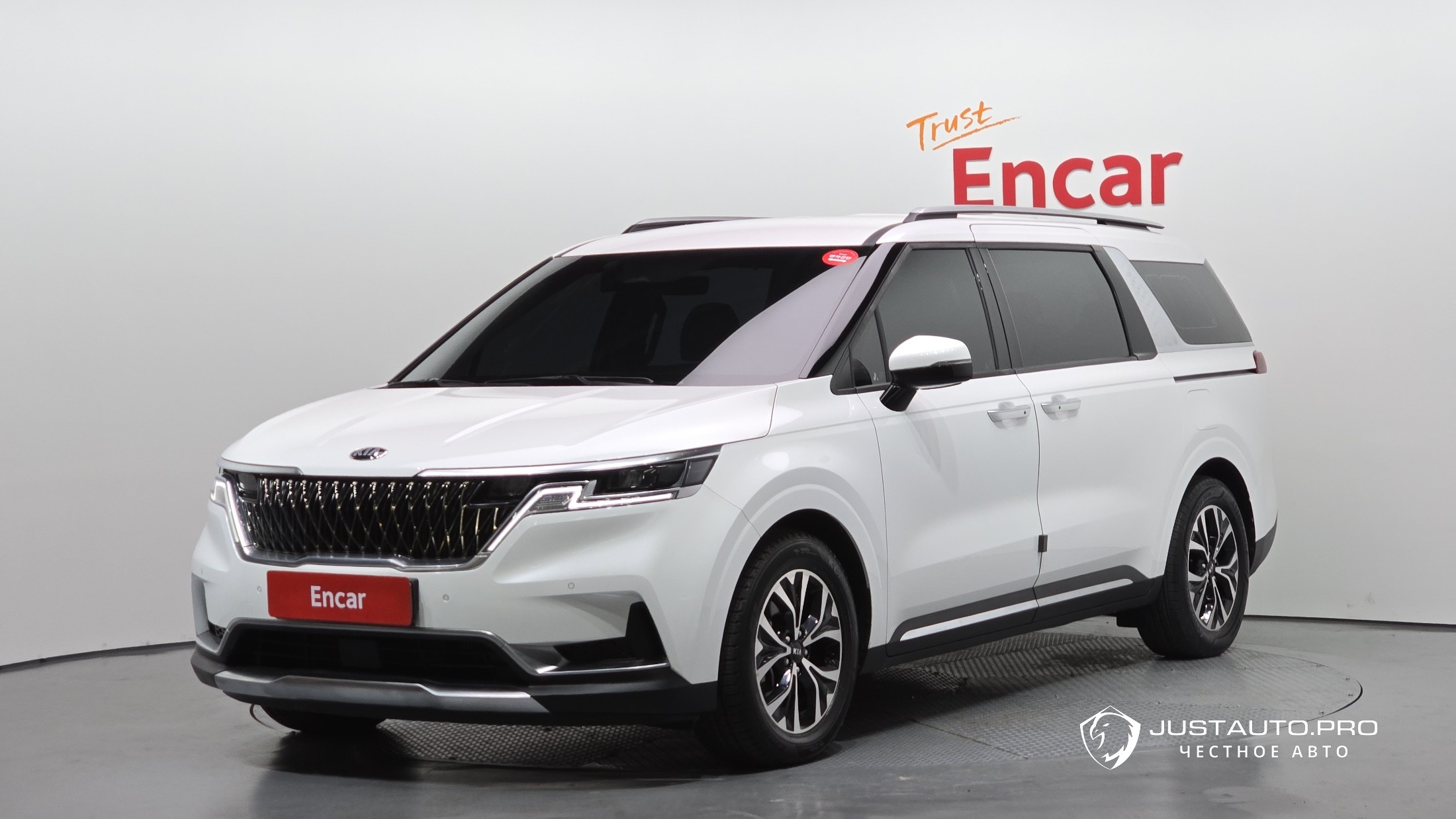 Автомобиль Kia Canival