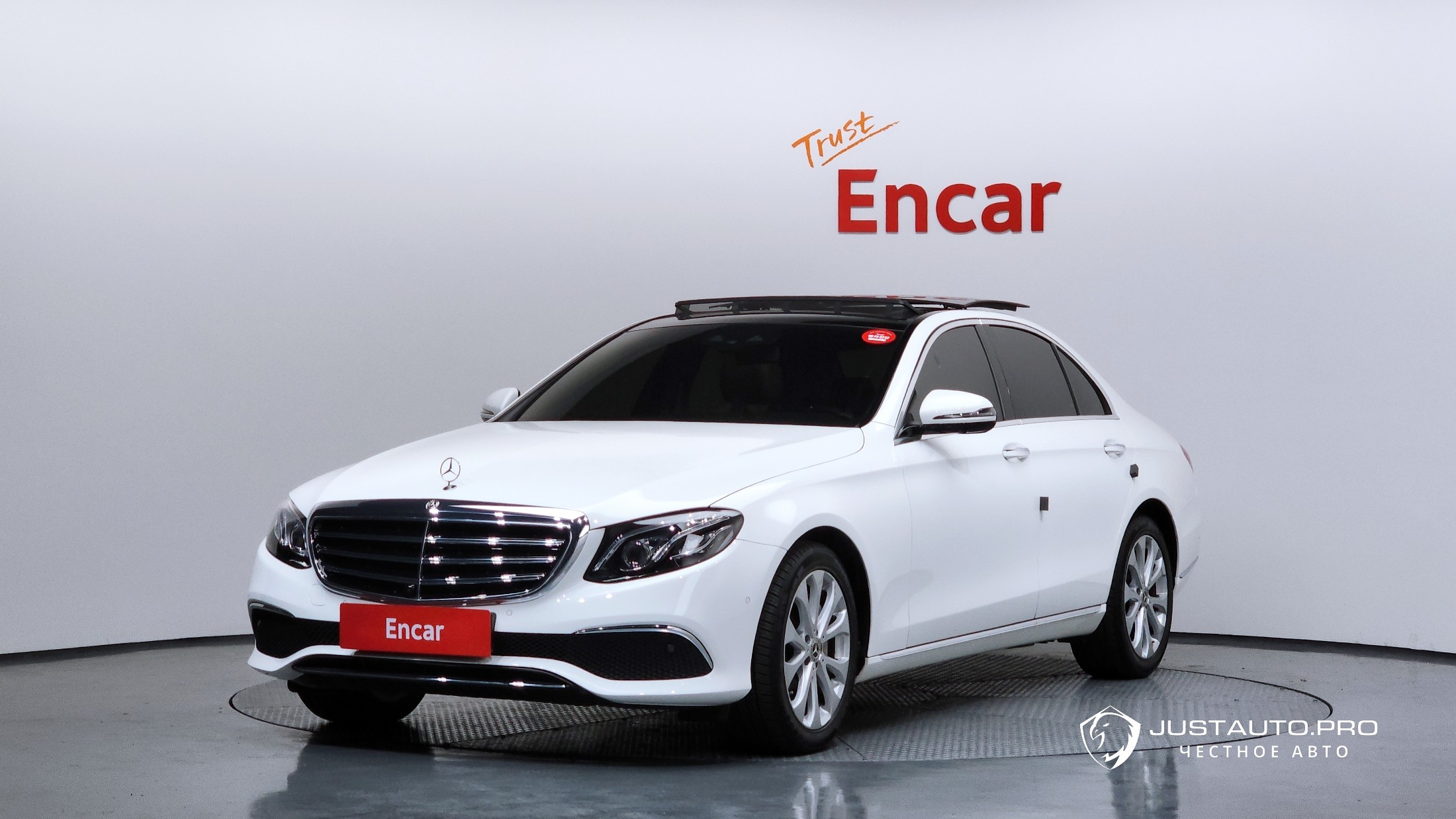 Автомобиль Mercedes-Benz E-Class