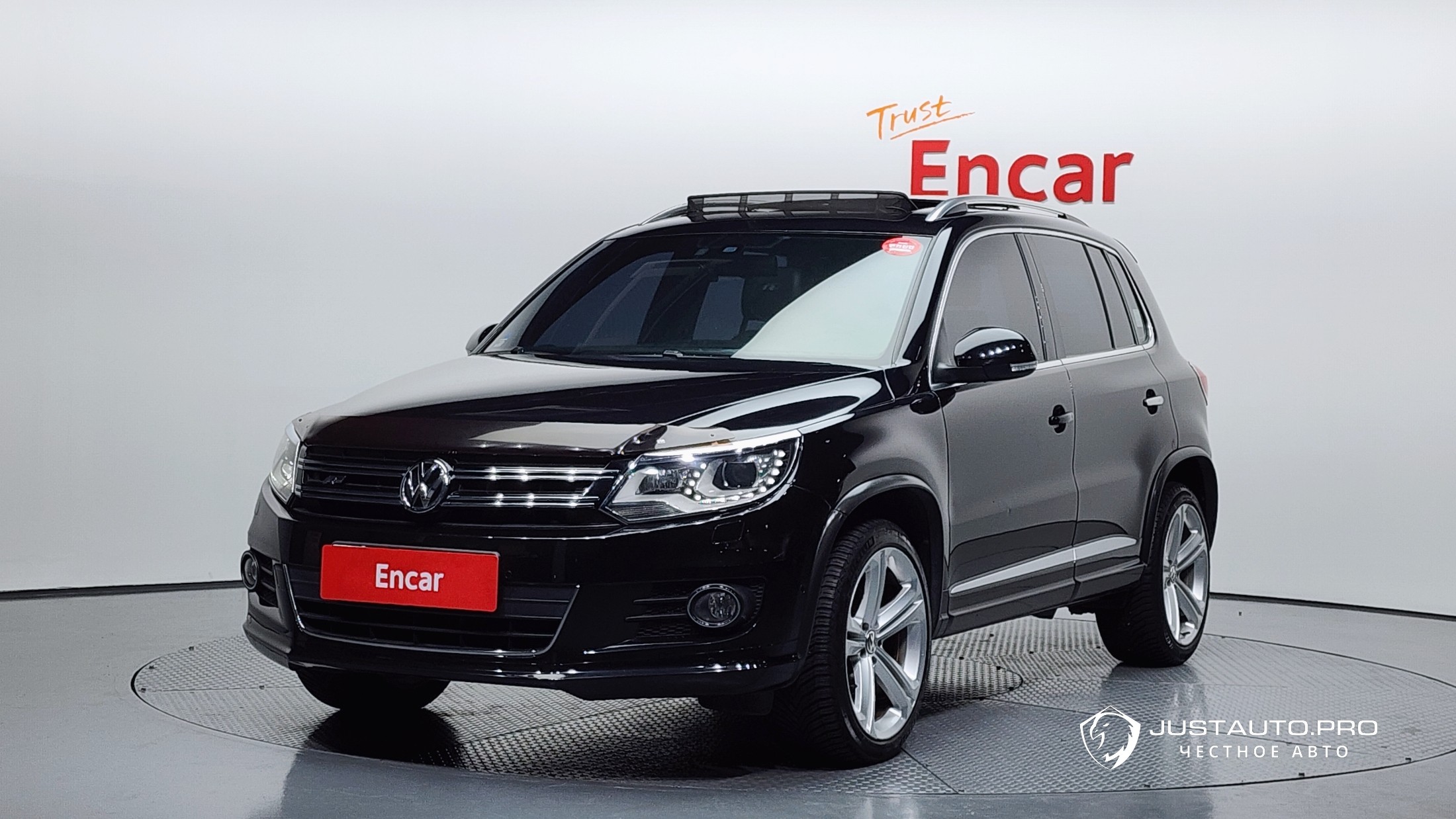 Автомобиль Volkswagen Tiguan