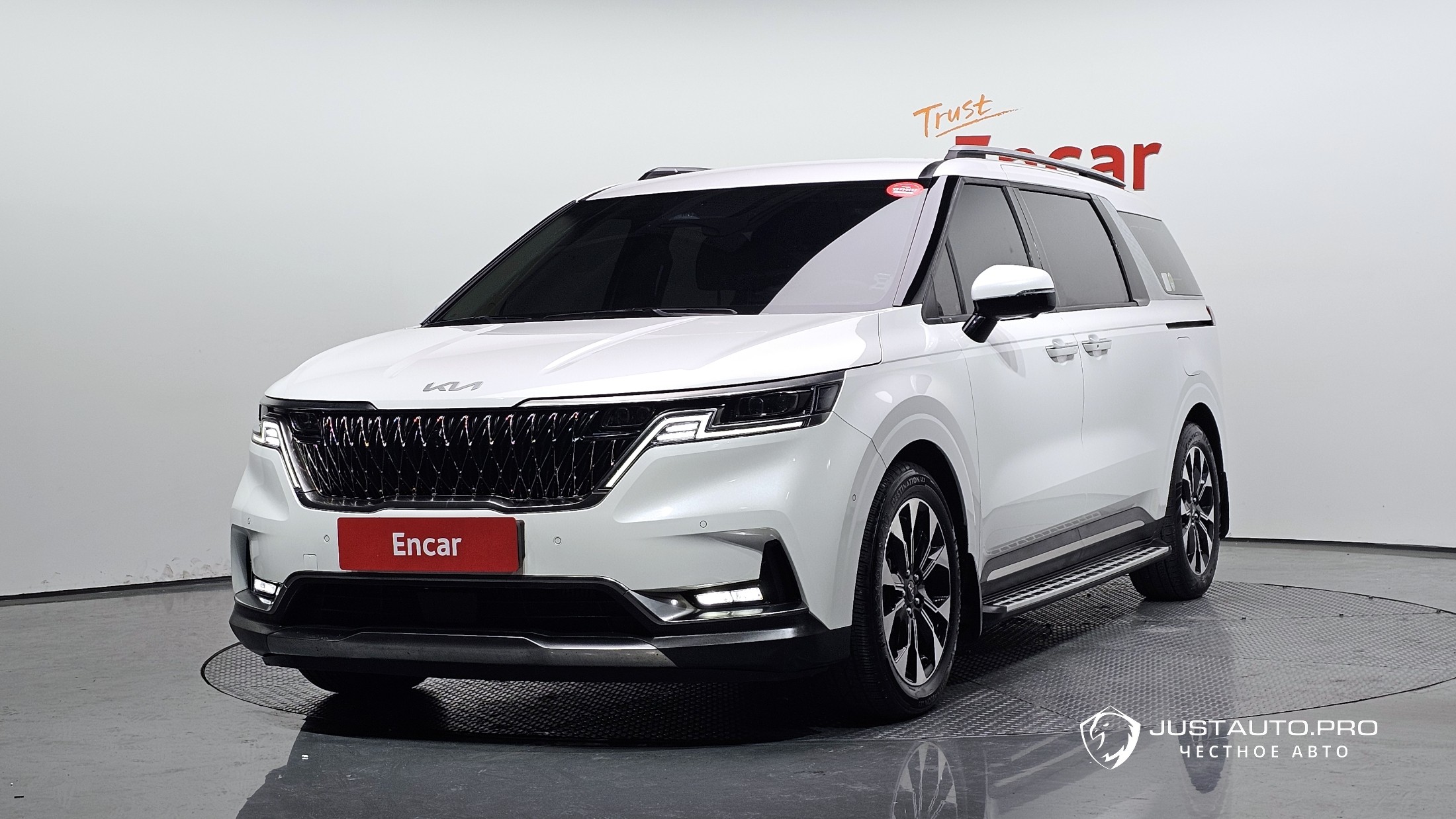 Автомобиль Kia Canival