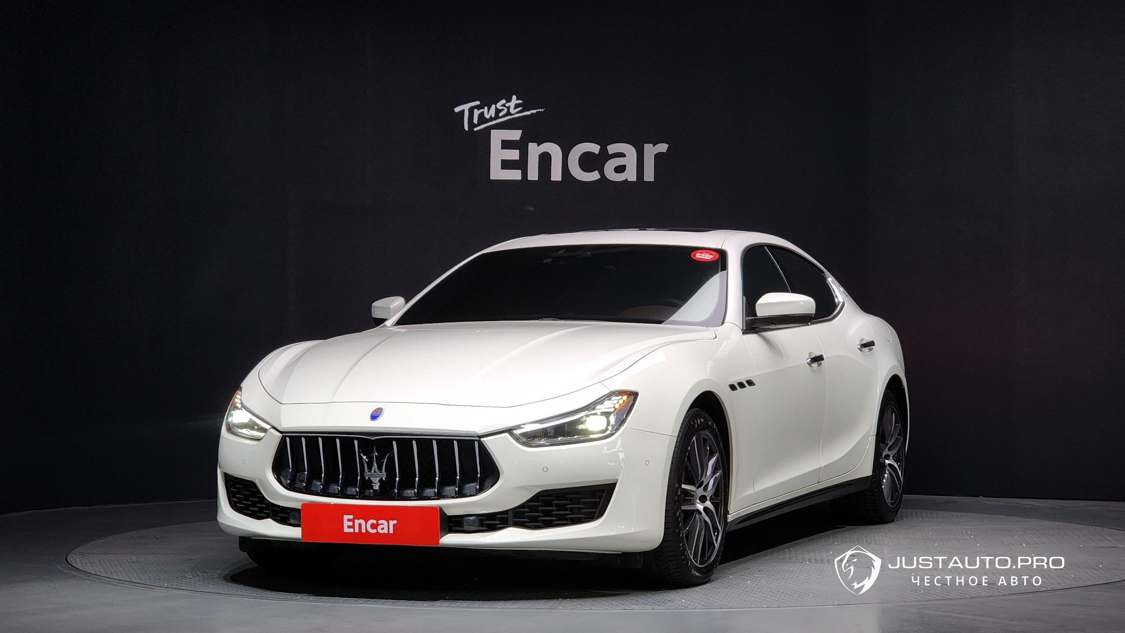 Автомобиль Maserati Ghibli