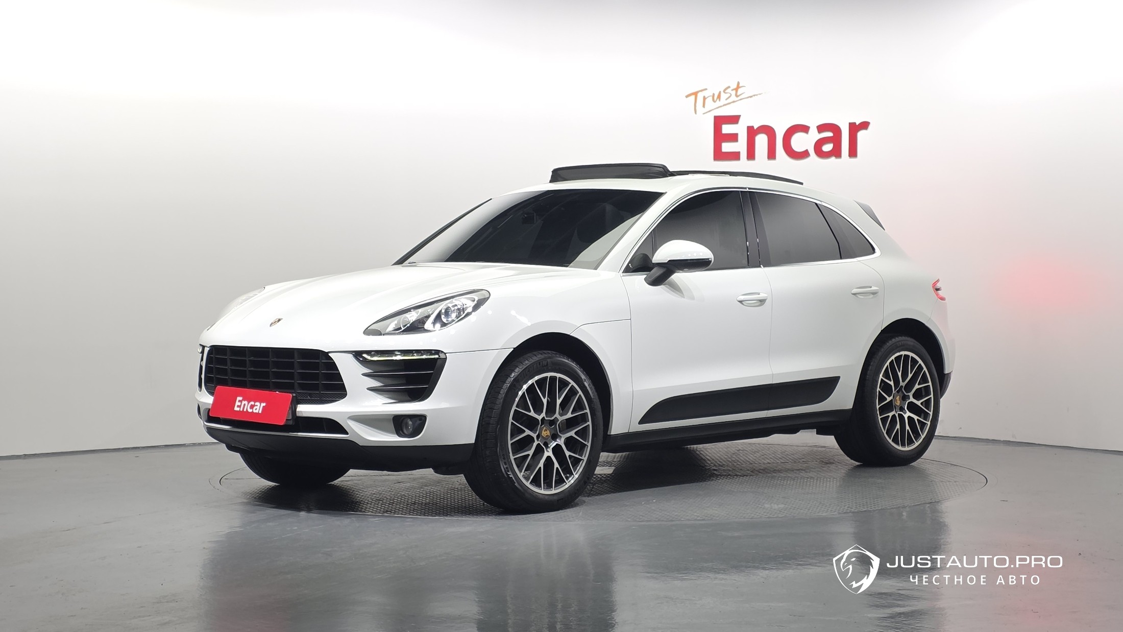 Автомобиль Porsche Macan