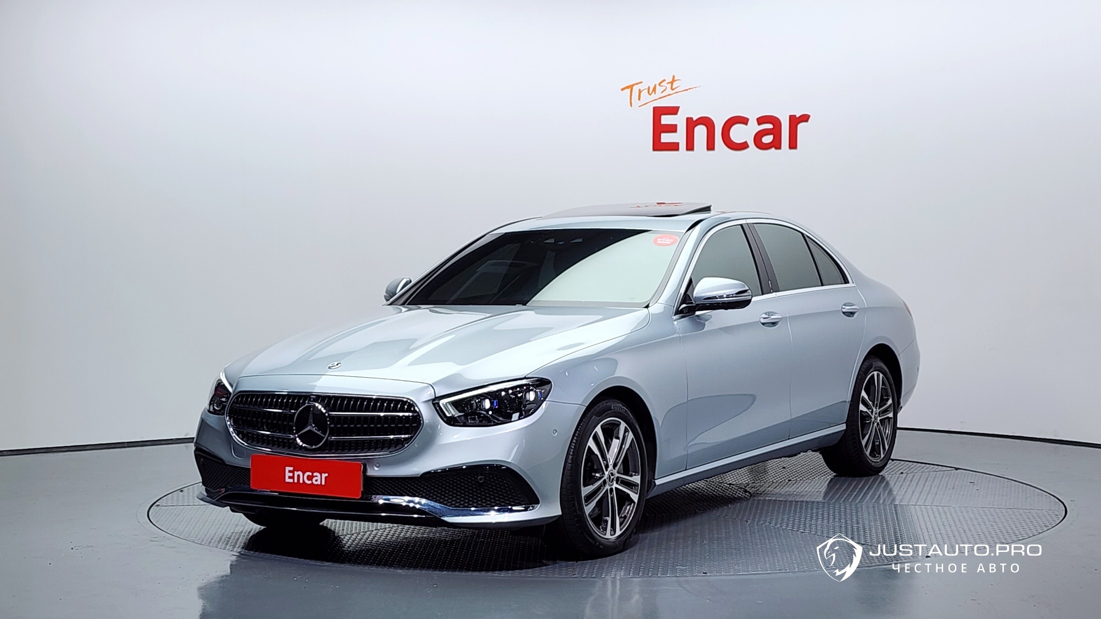 Автомобиль Mercedes-Benz E-Class