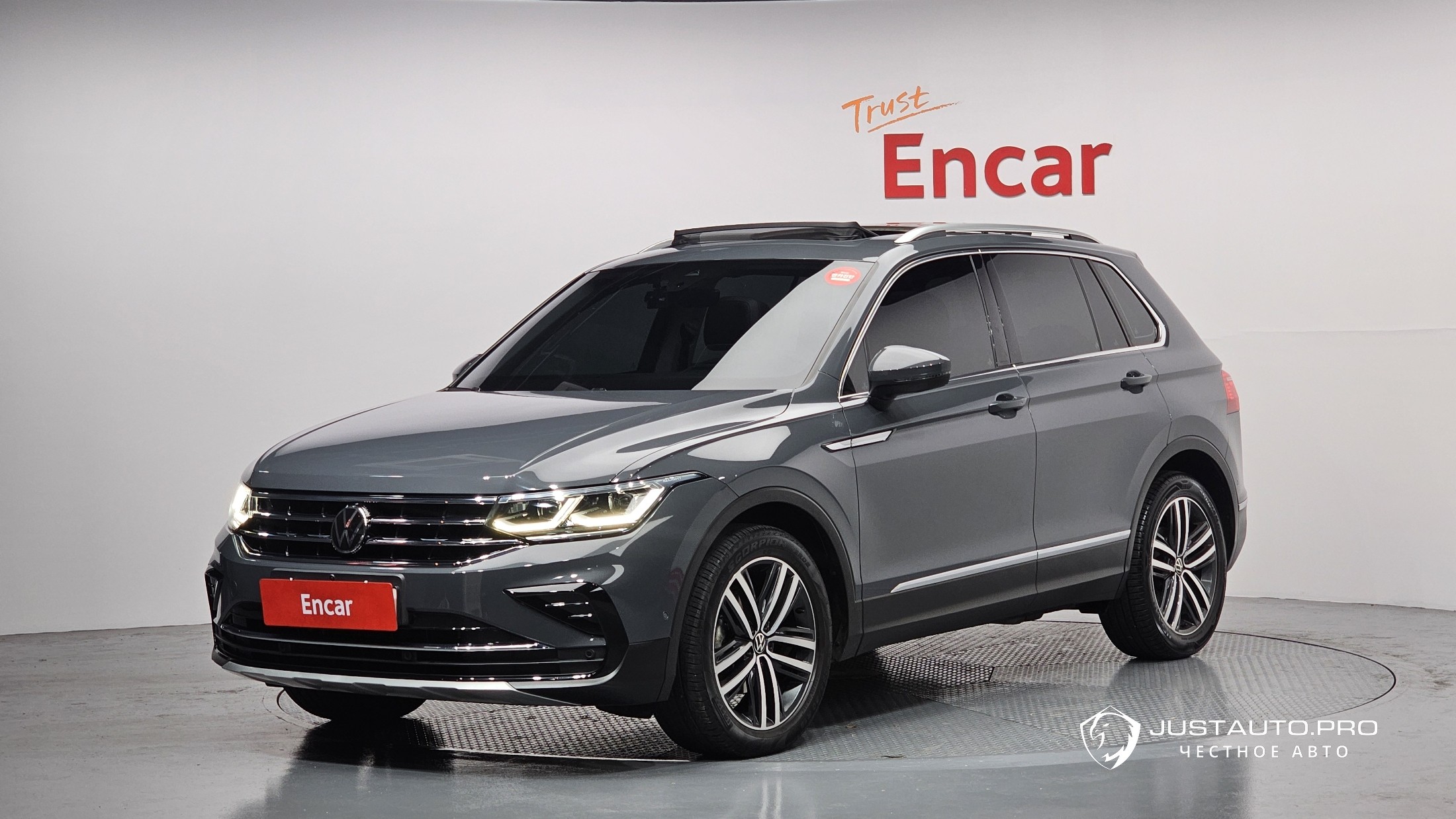 Автомобиль Volkswagen Tiguan