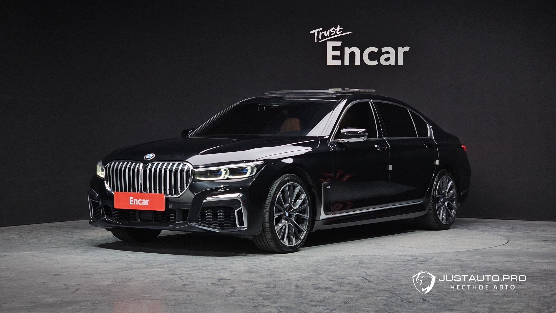 Автомобиль BMW 7-Series