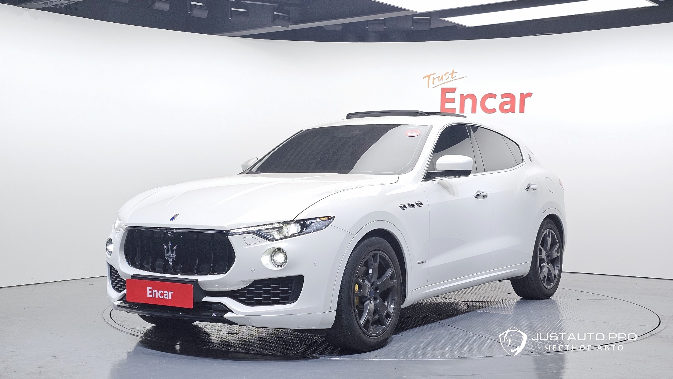 Автомобиль Maserati Levante