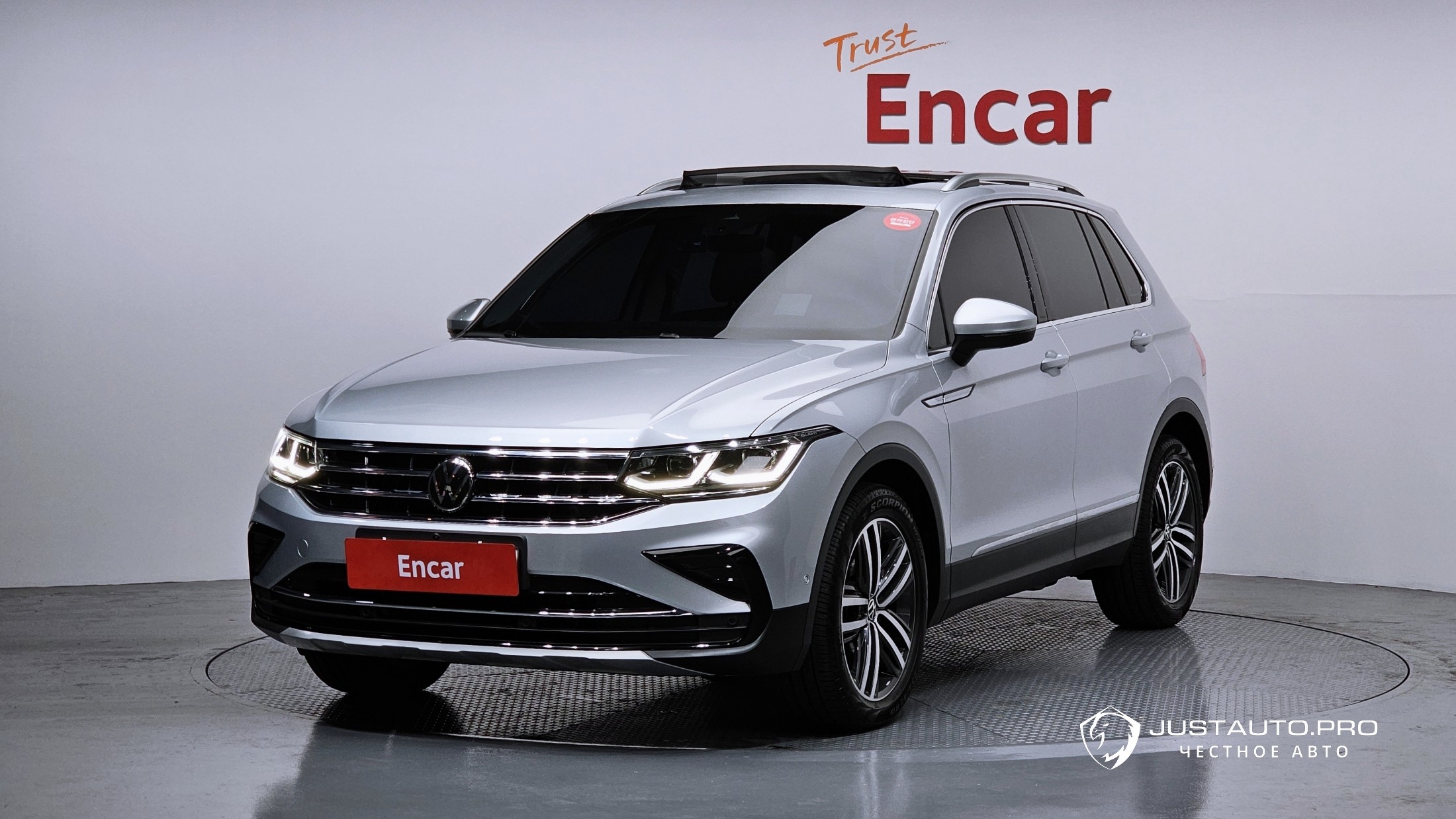 Автомобиль Volkswagen Tiguan