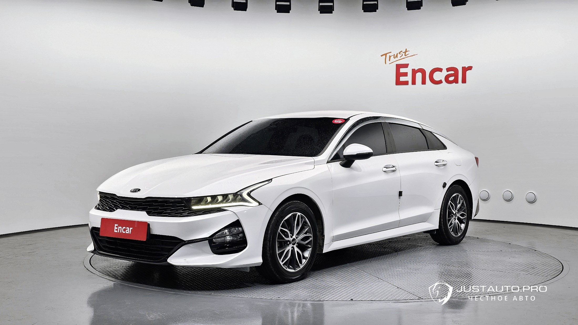 Автомобиль Kia K5