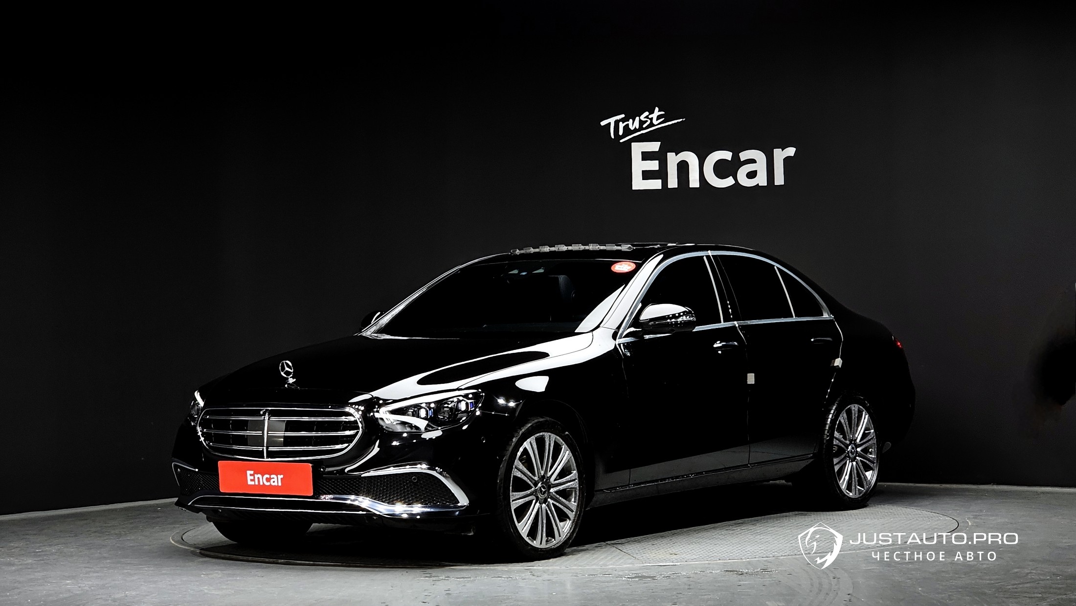 Автомобиль Mercedes-Benz E-Class