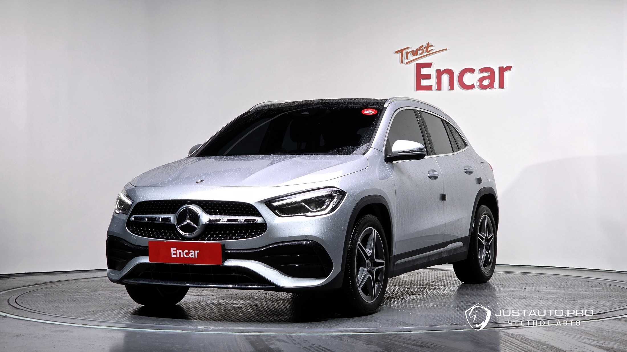 Автомобиль Mercedes-Benz GLA-Class