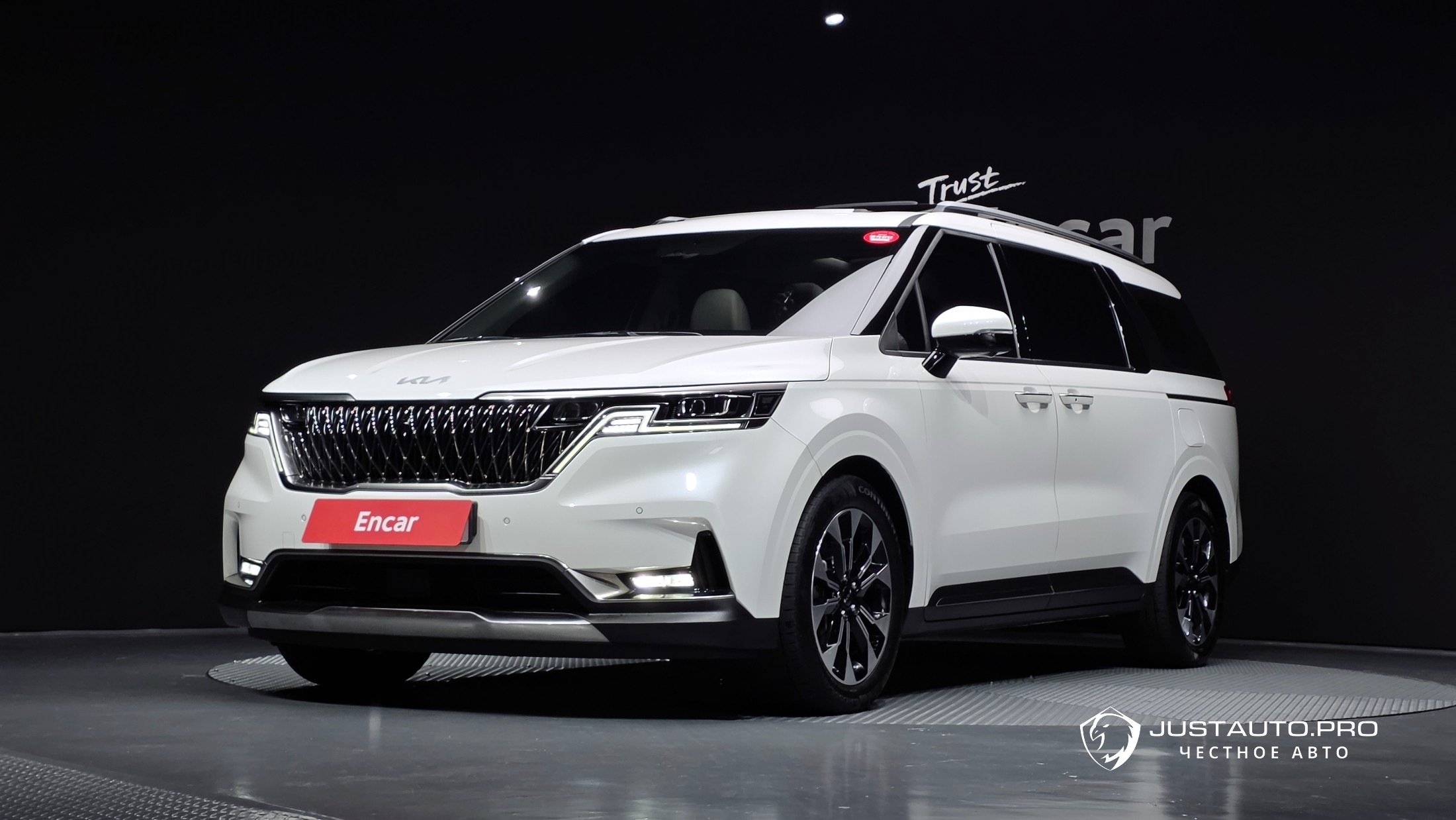 Автомобиль Kia Canival