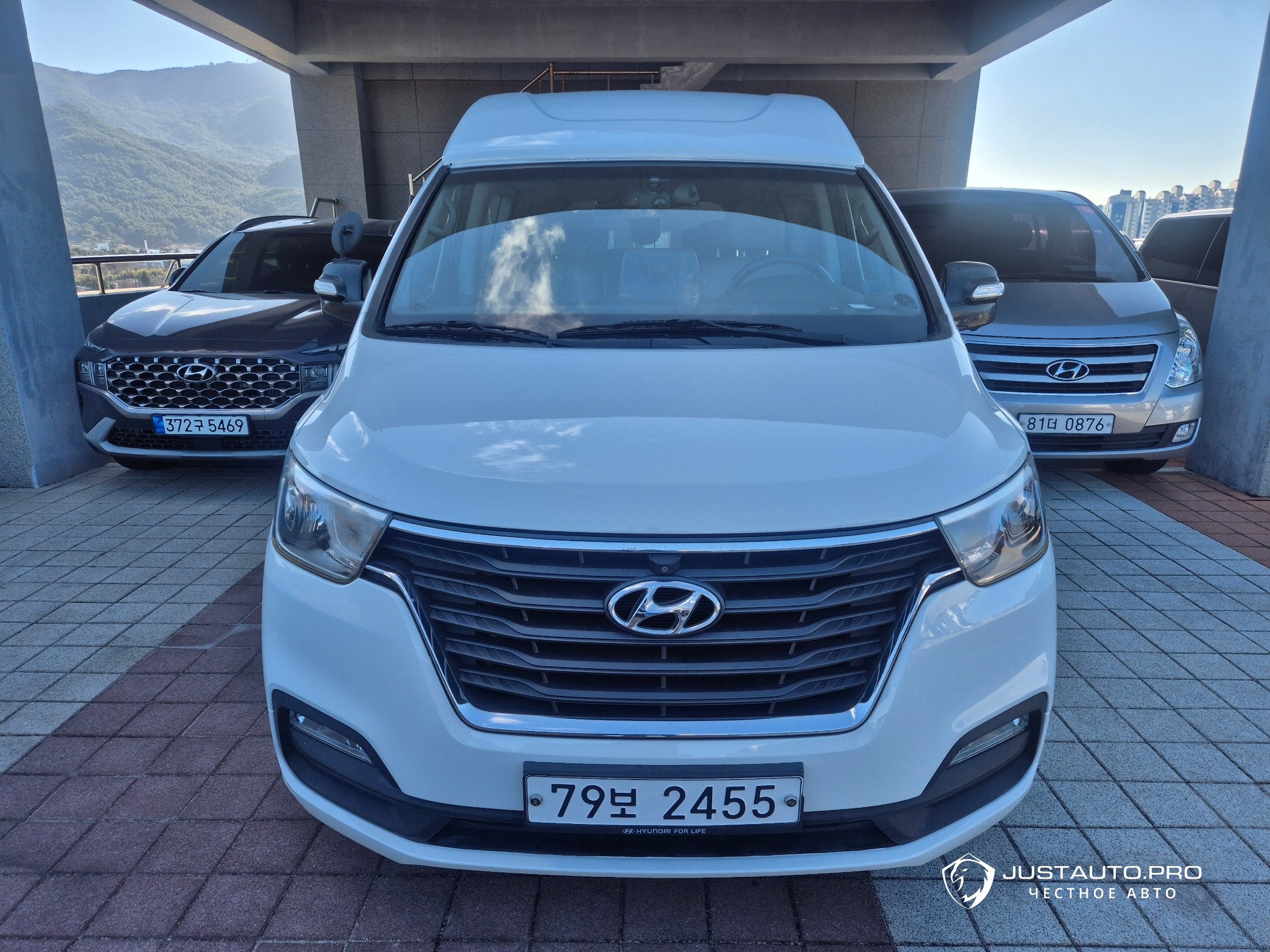 Автомобиль Hyundai Starex