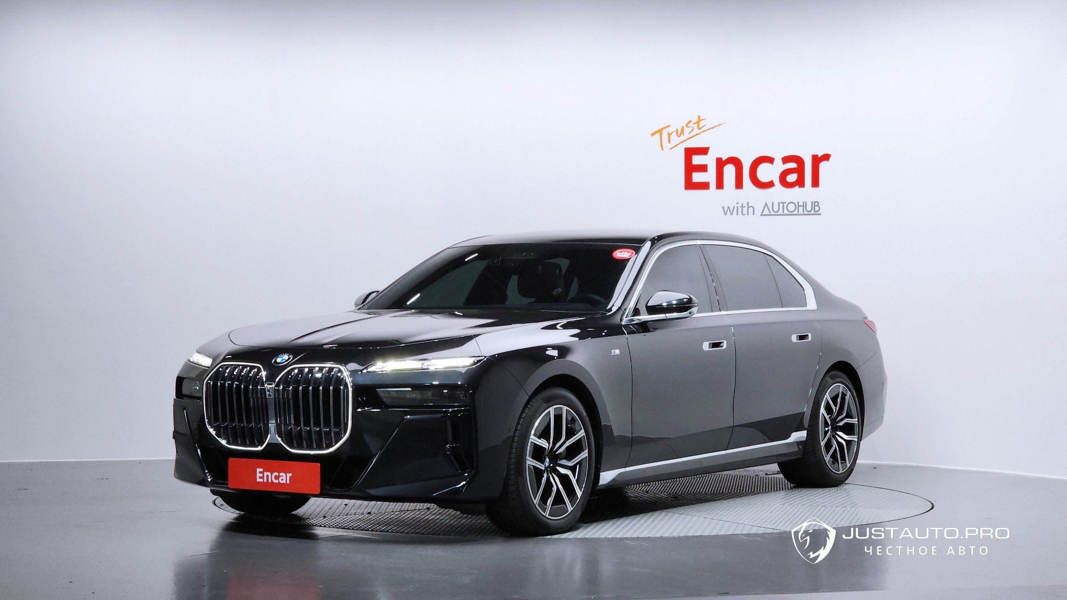 Автомобиль BMW 7-Series