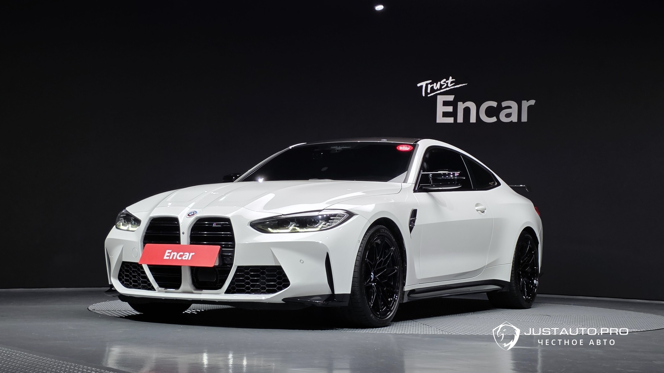 Автомобиль BMW M4