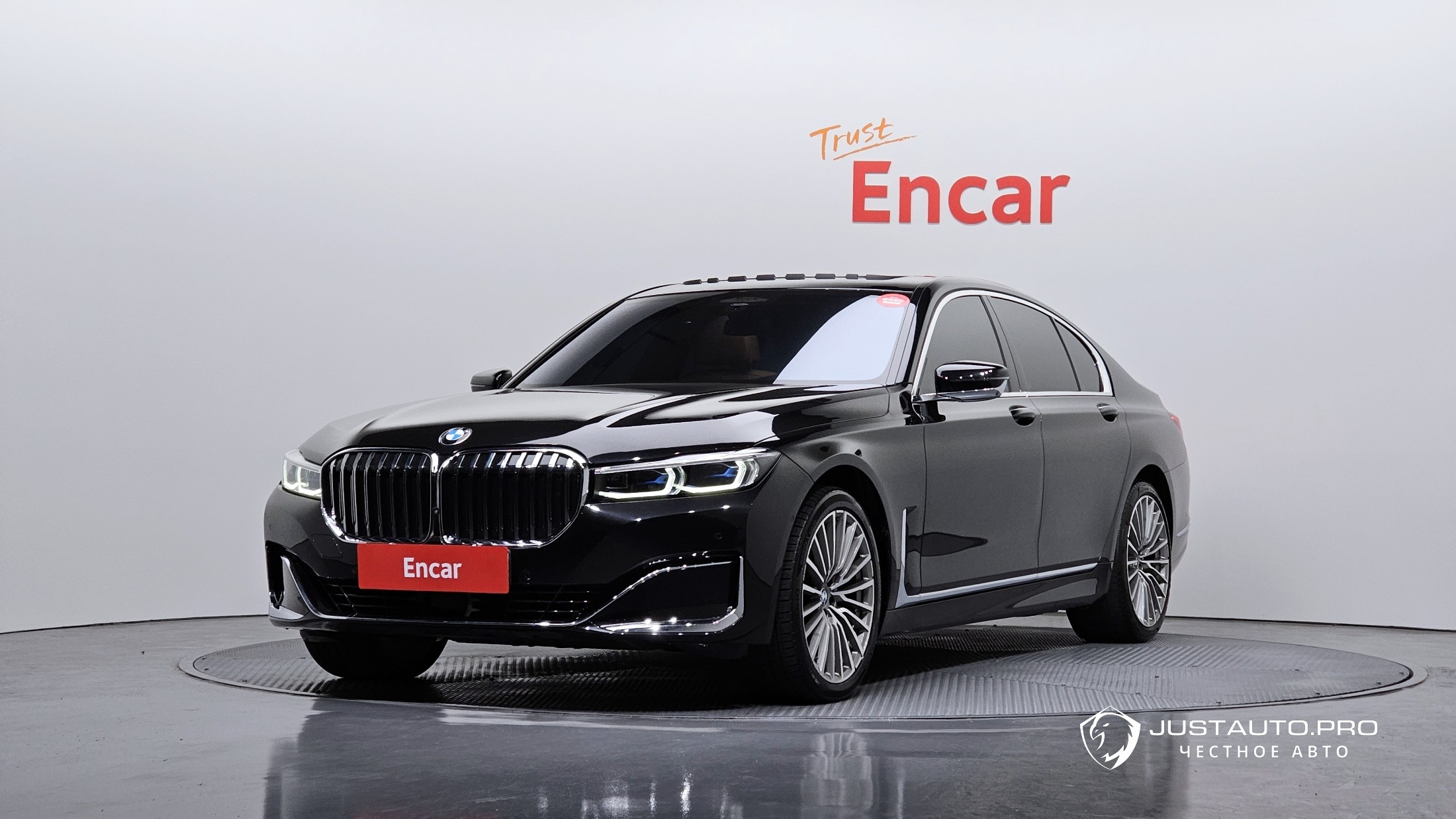 Автомобиль BMW 7-Series