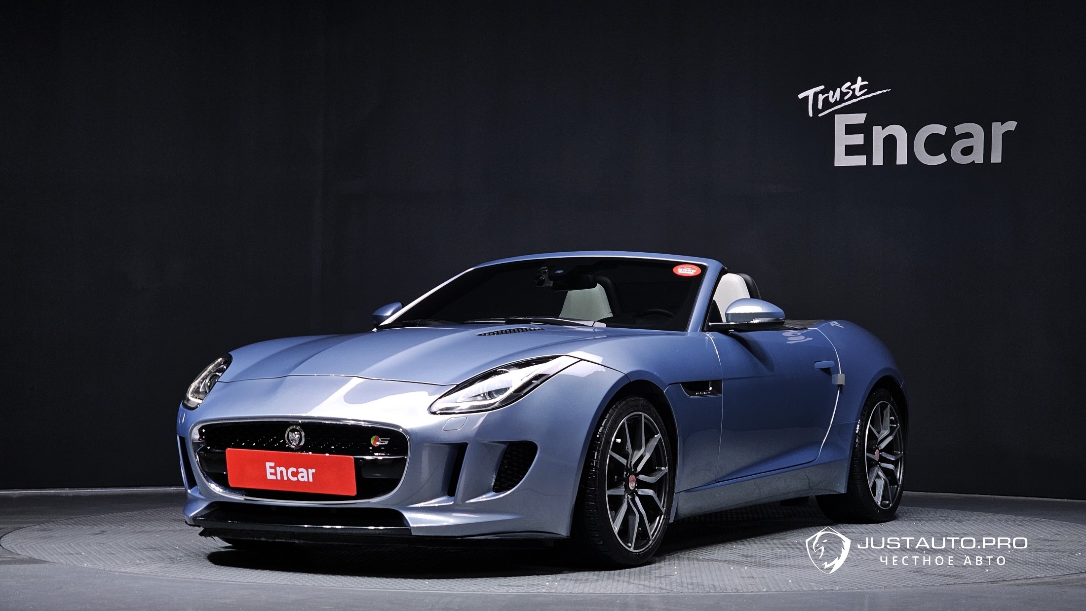 Автомобиль Jaguar F-TYPE