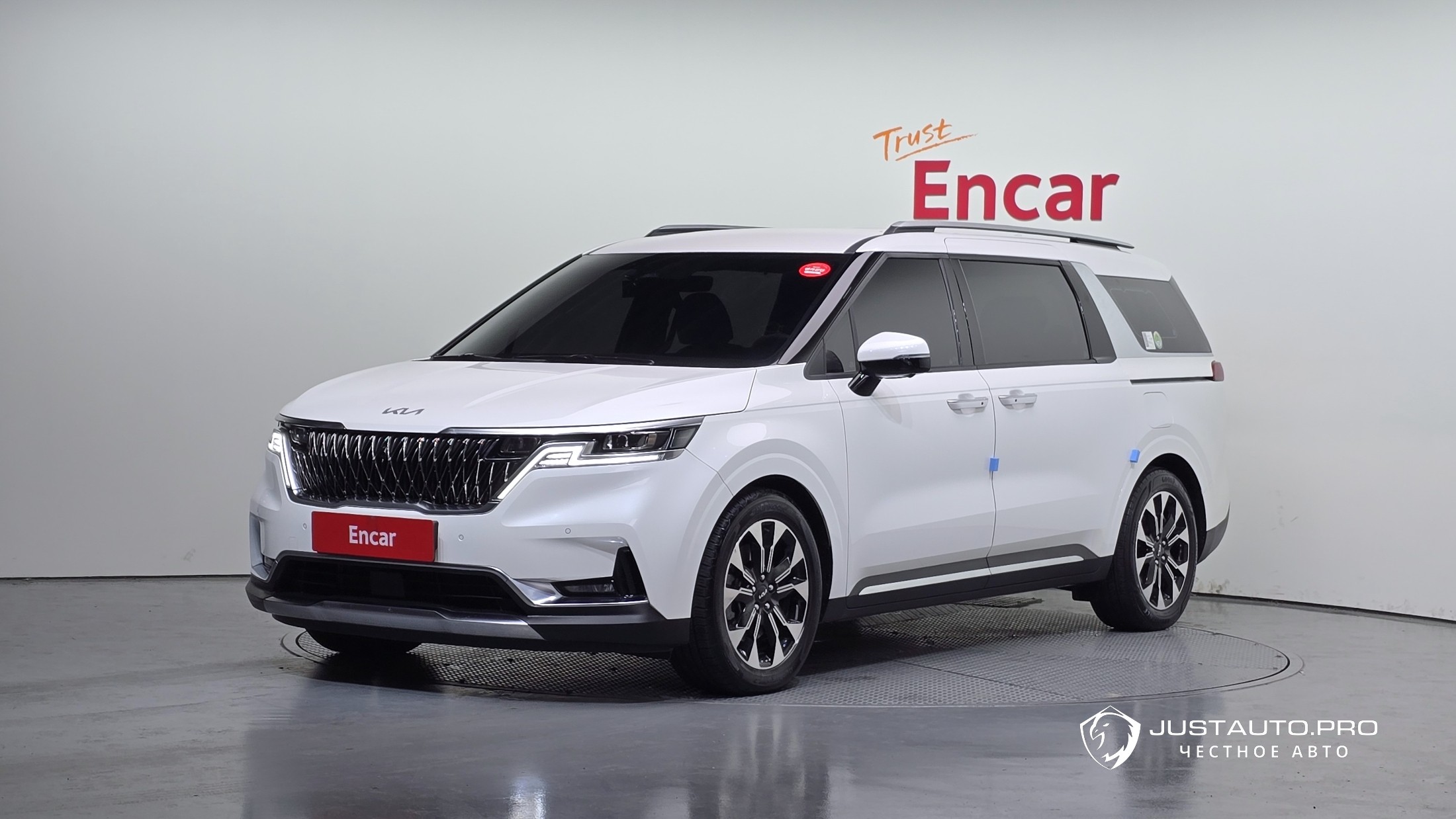 Автомобиль Kia Canival