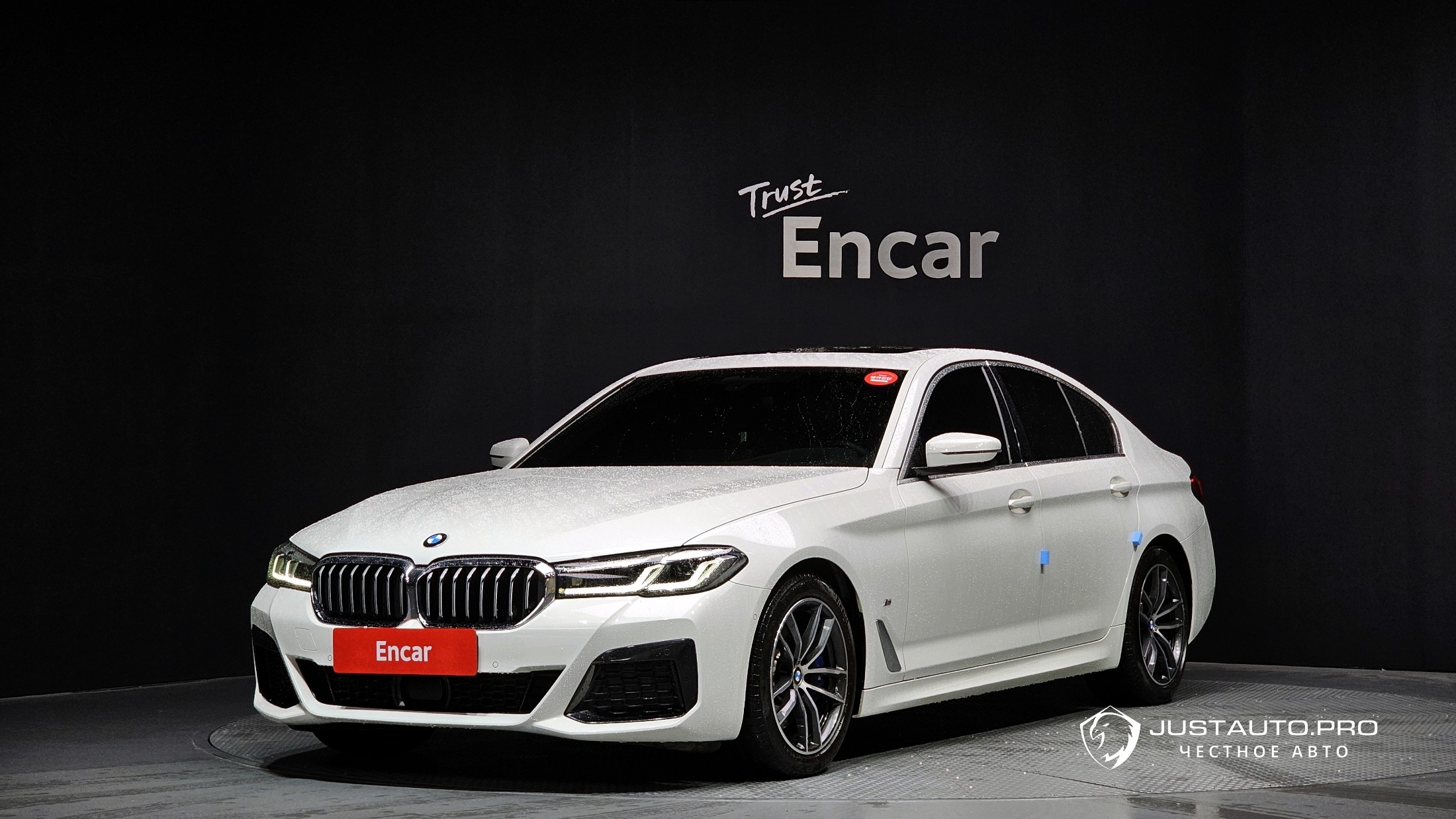 Автомобиль BMW 5-Series