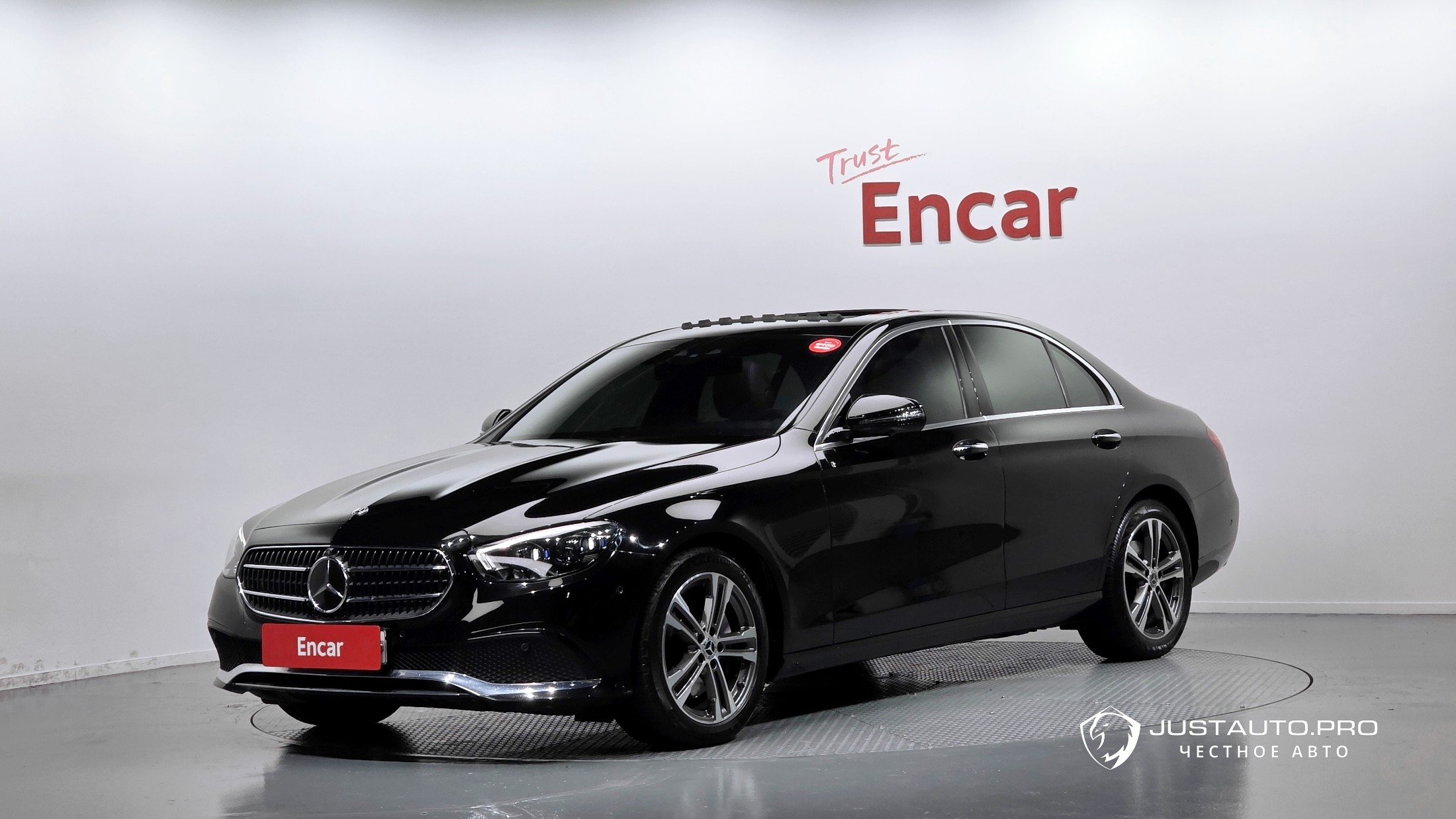 Автомобиль Mercedes-Benz E-Class