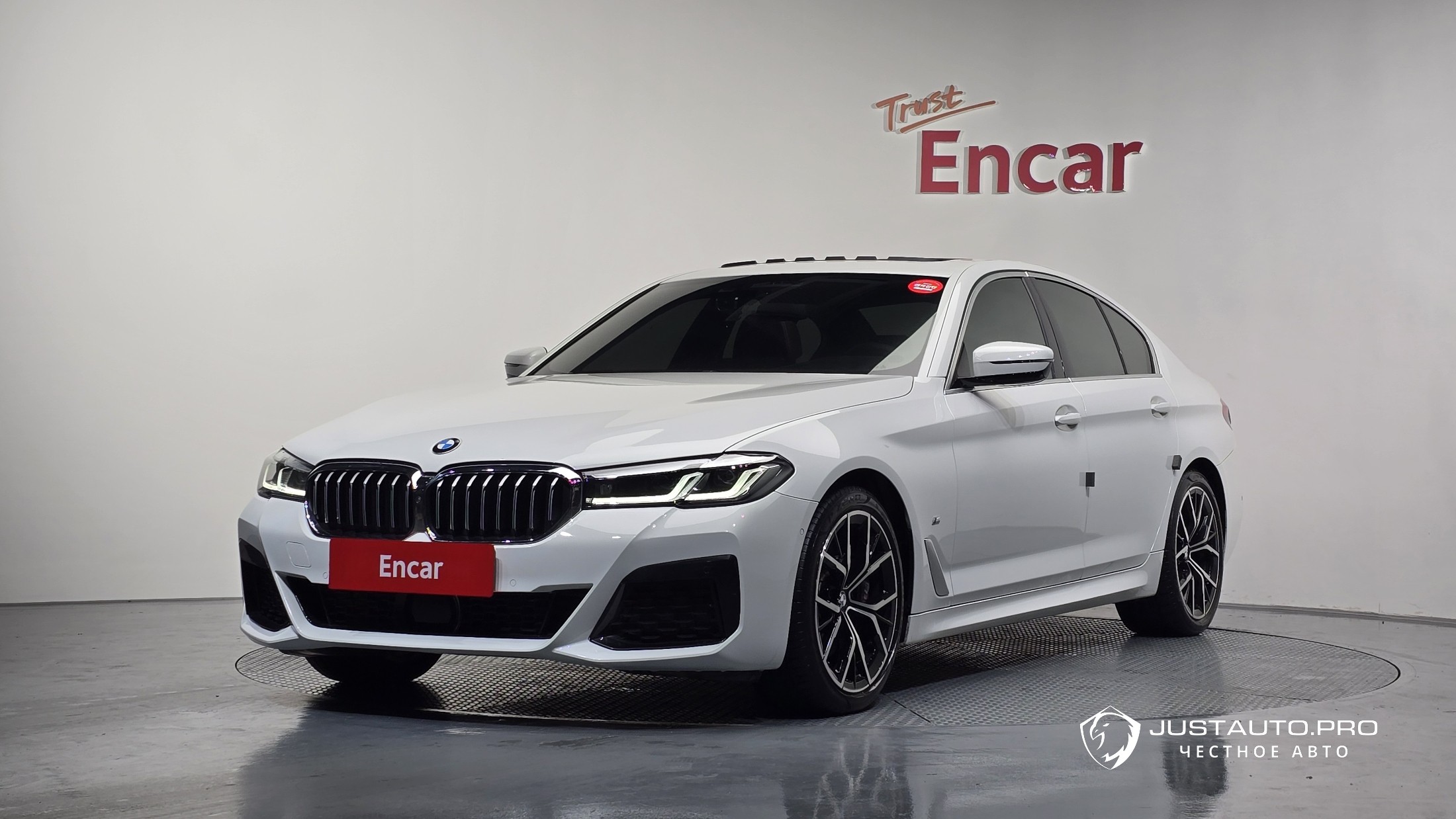 Автомобиль BMW 5-Series