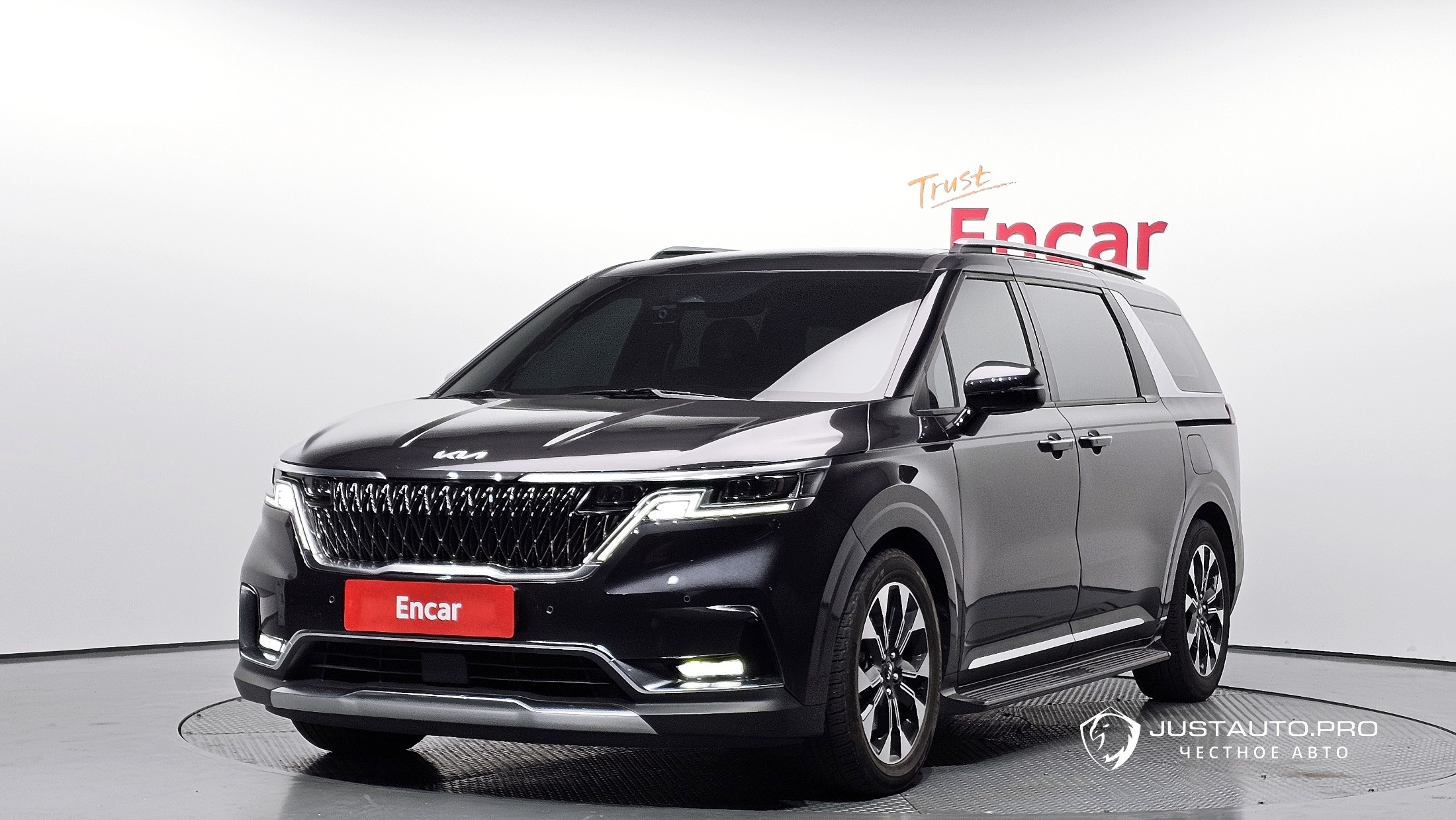 Автомобиль Kia Canival