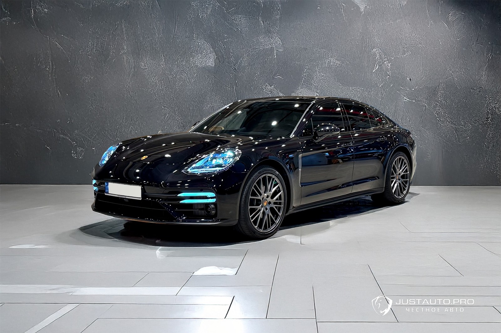 Автомобиль Porsche Panamera