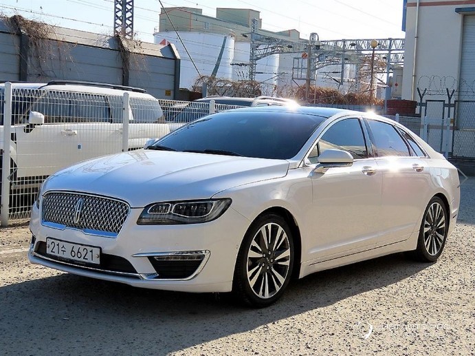 Автомобиль Lincoln MKZ