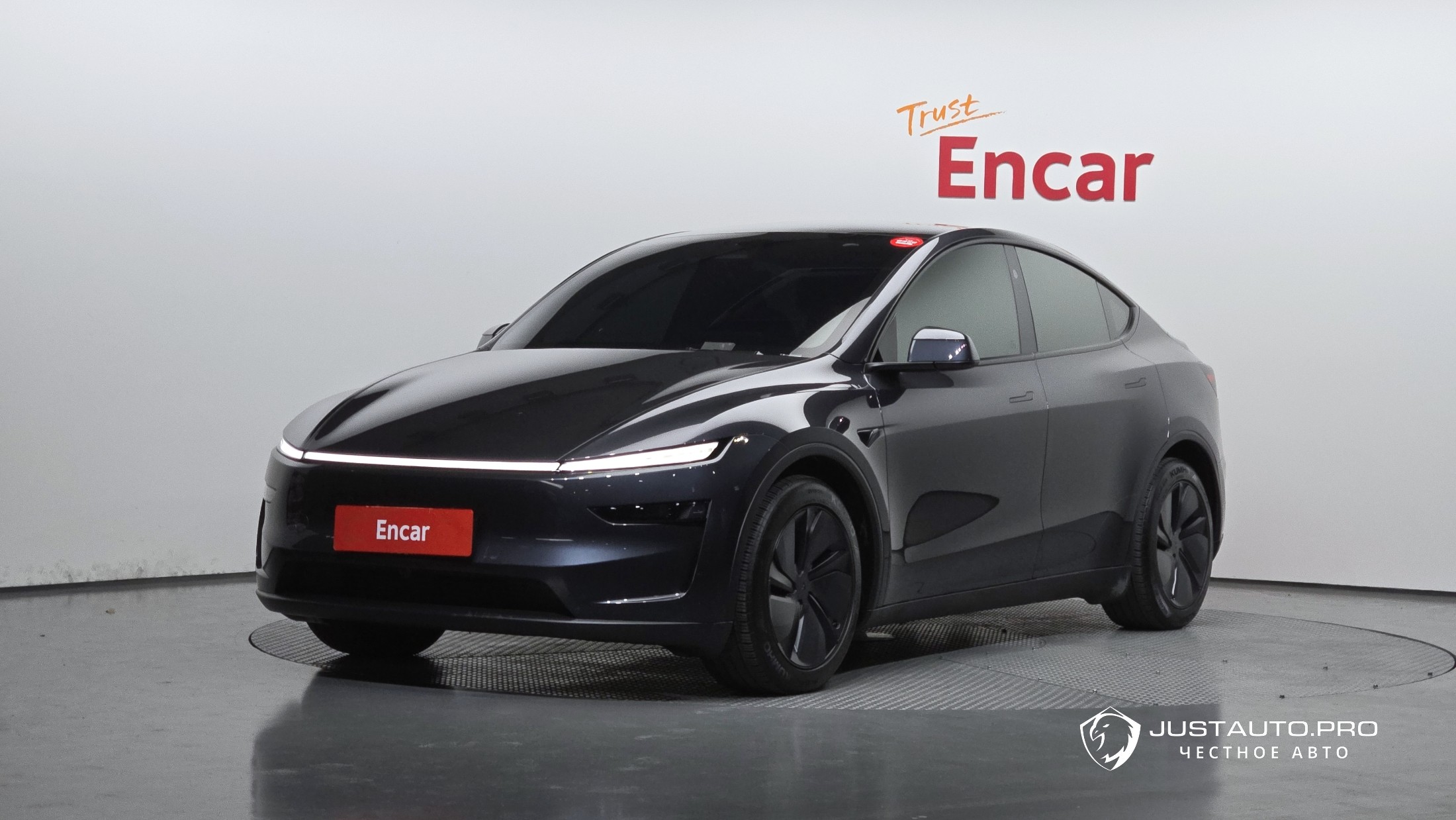 Автомобиль Tesla Model Y