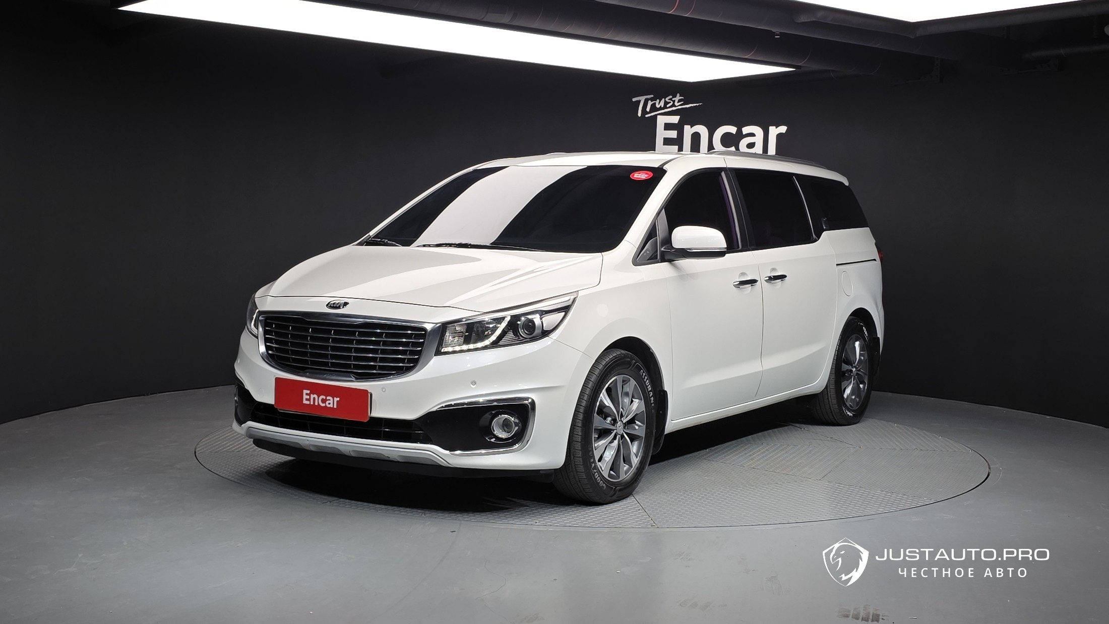 Автомобиль Kia Canival