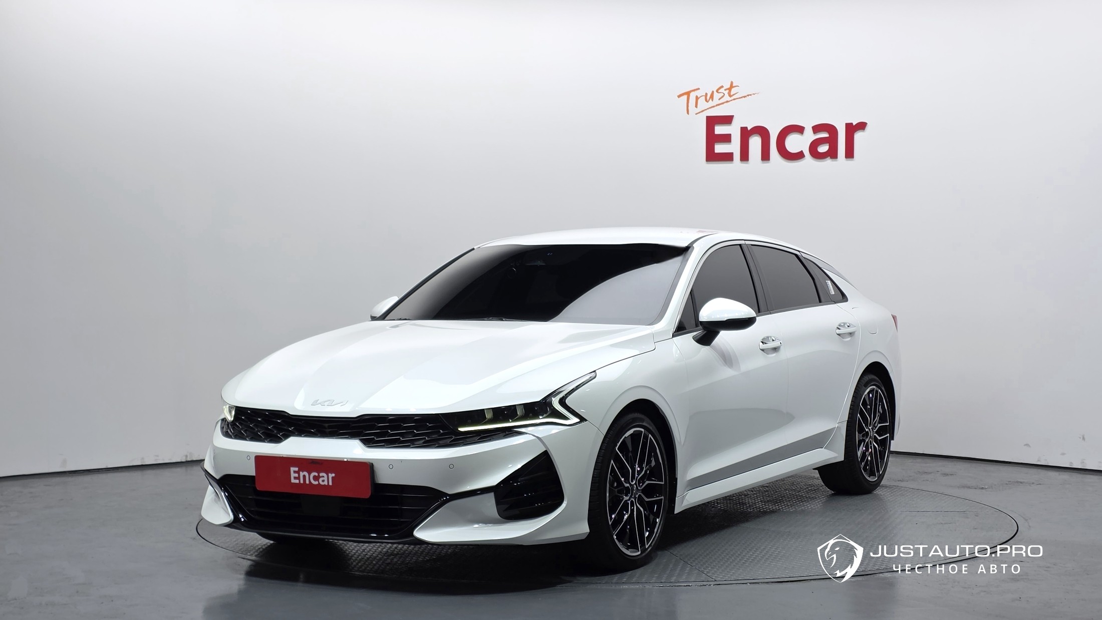 Автомобиль Kia K5