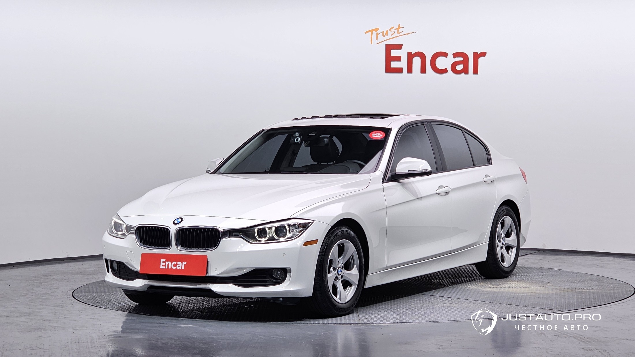 Автомобиль BMW 3-Series