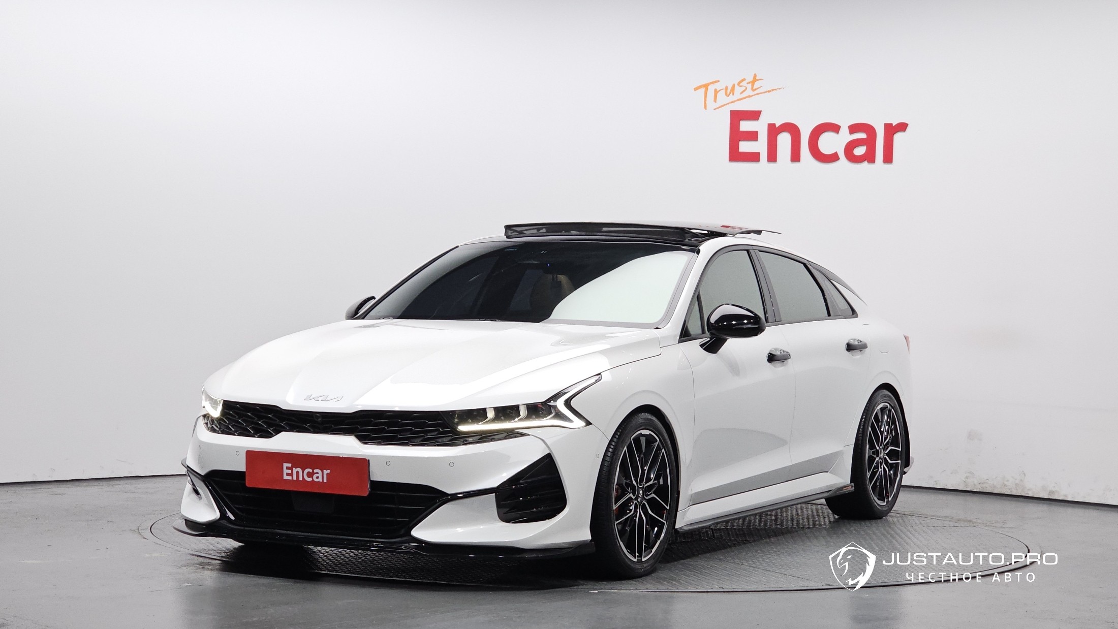 Автомобиль Kia K5