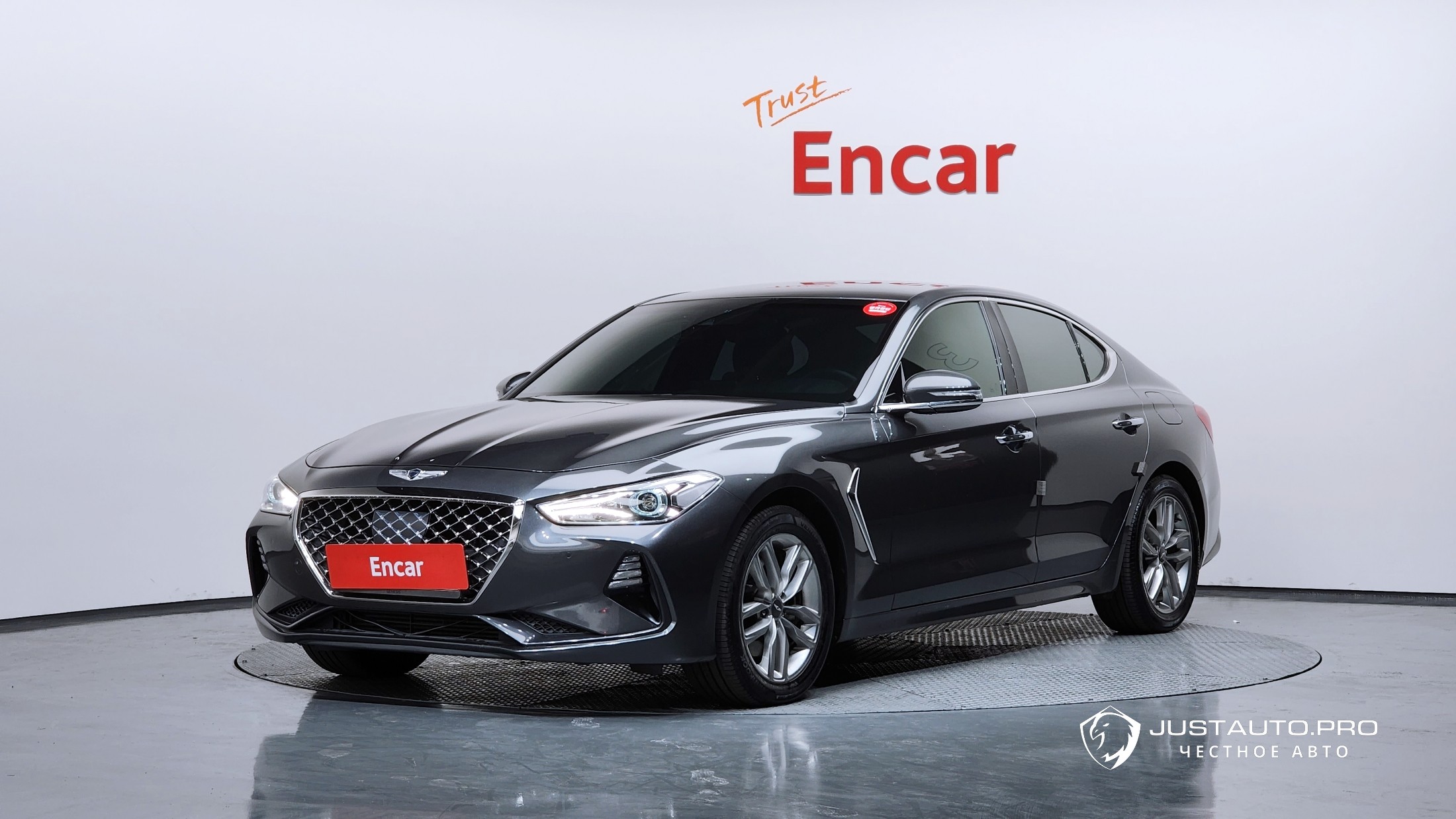 Автомобиль Genesis G70