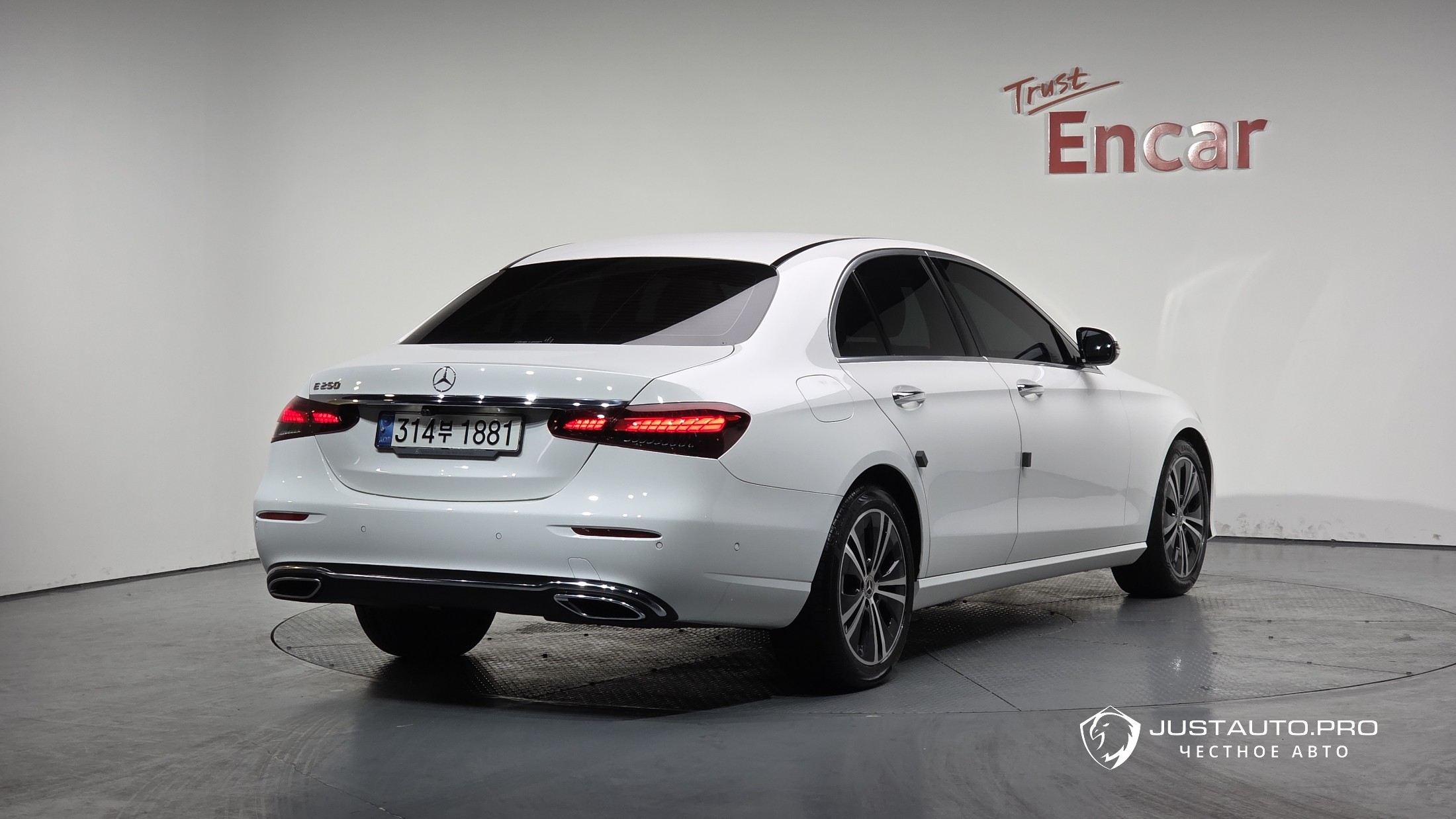 Автомобиль Mercedes-Benz E-Class