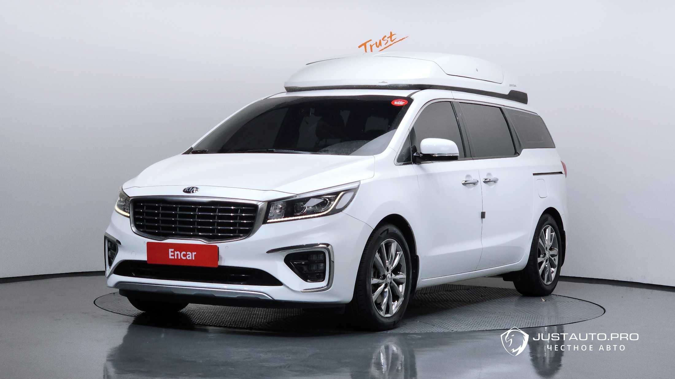 Автомобиль Kia Canival