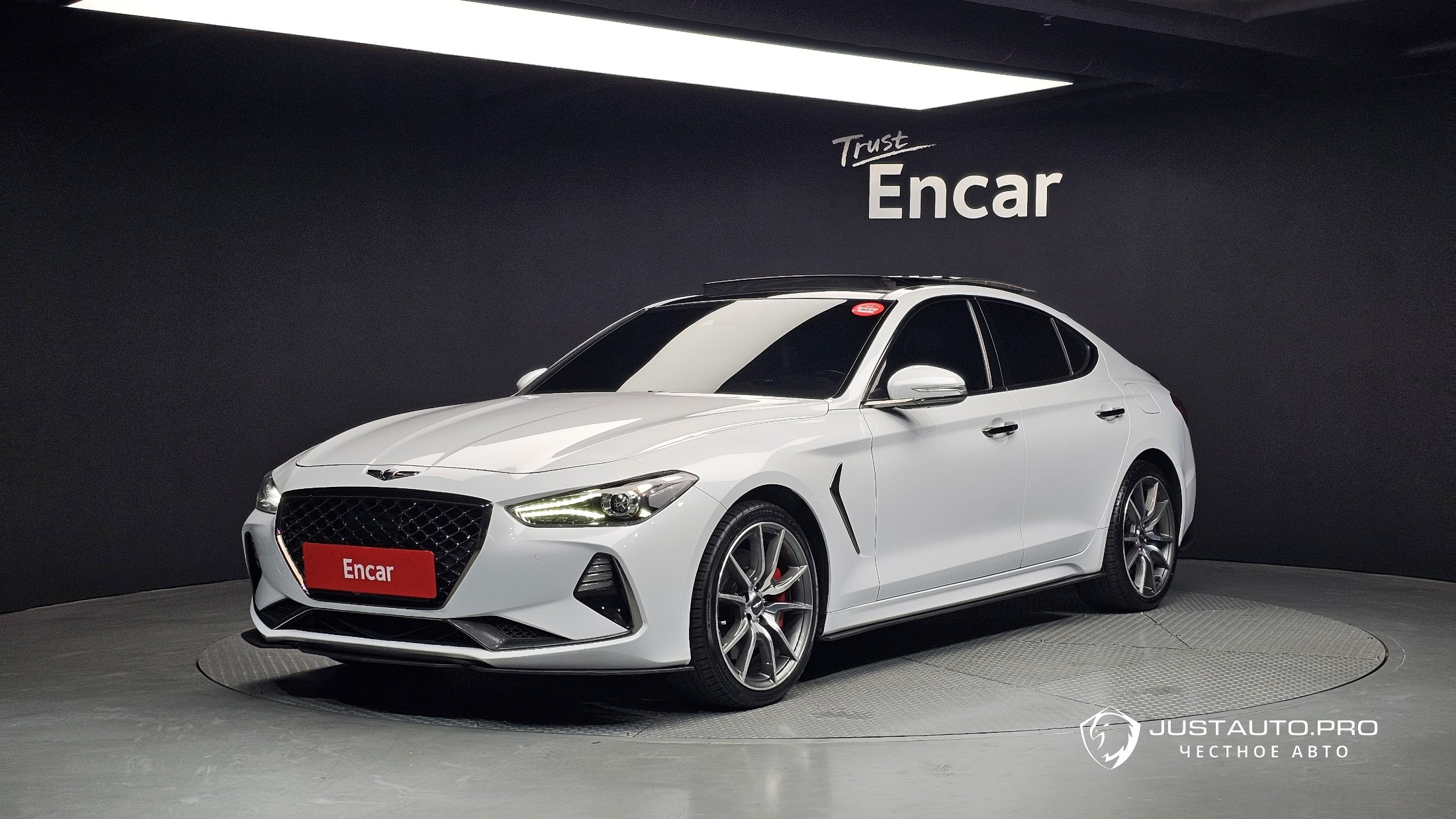 Автомобиль Genesis G70