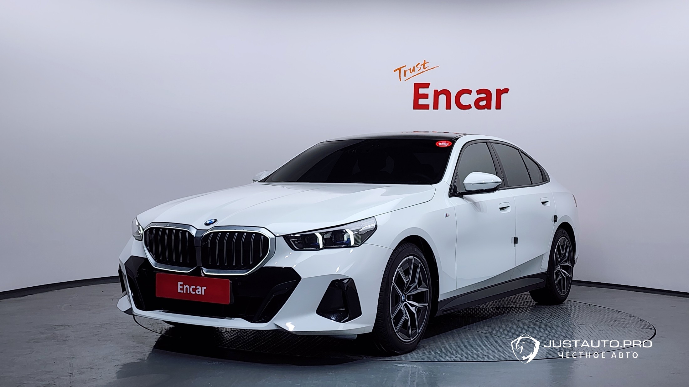 Автомобиль BMW 5-Series