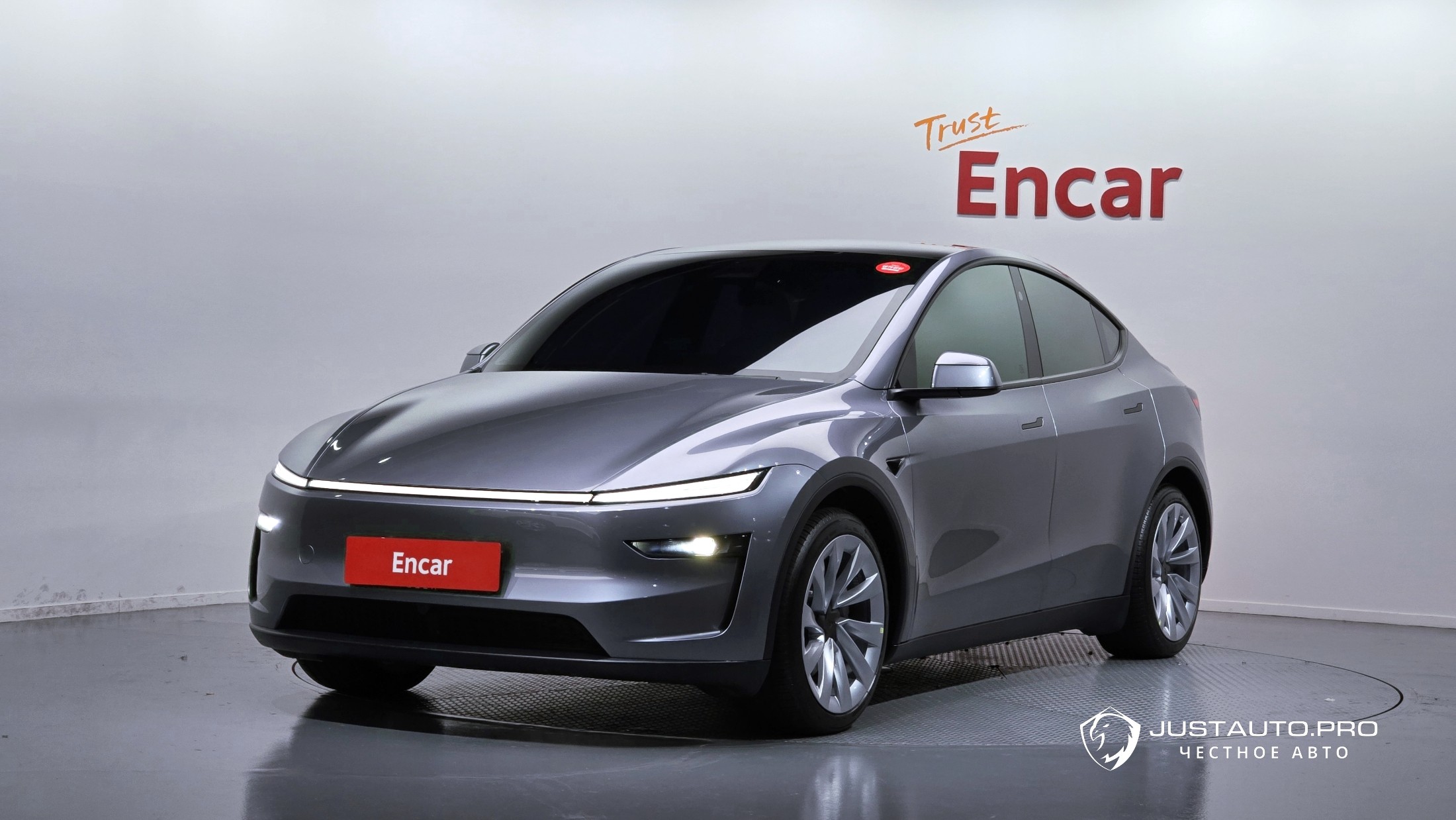 Автомобиль Tesla Model Y