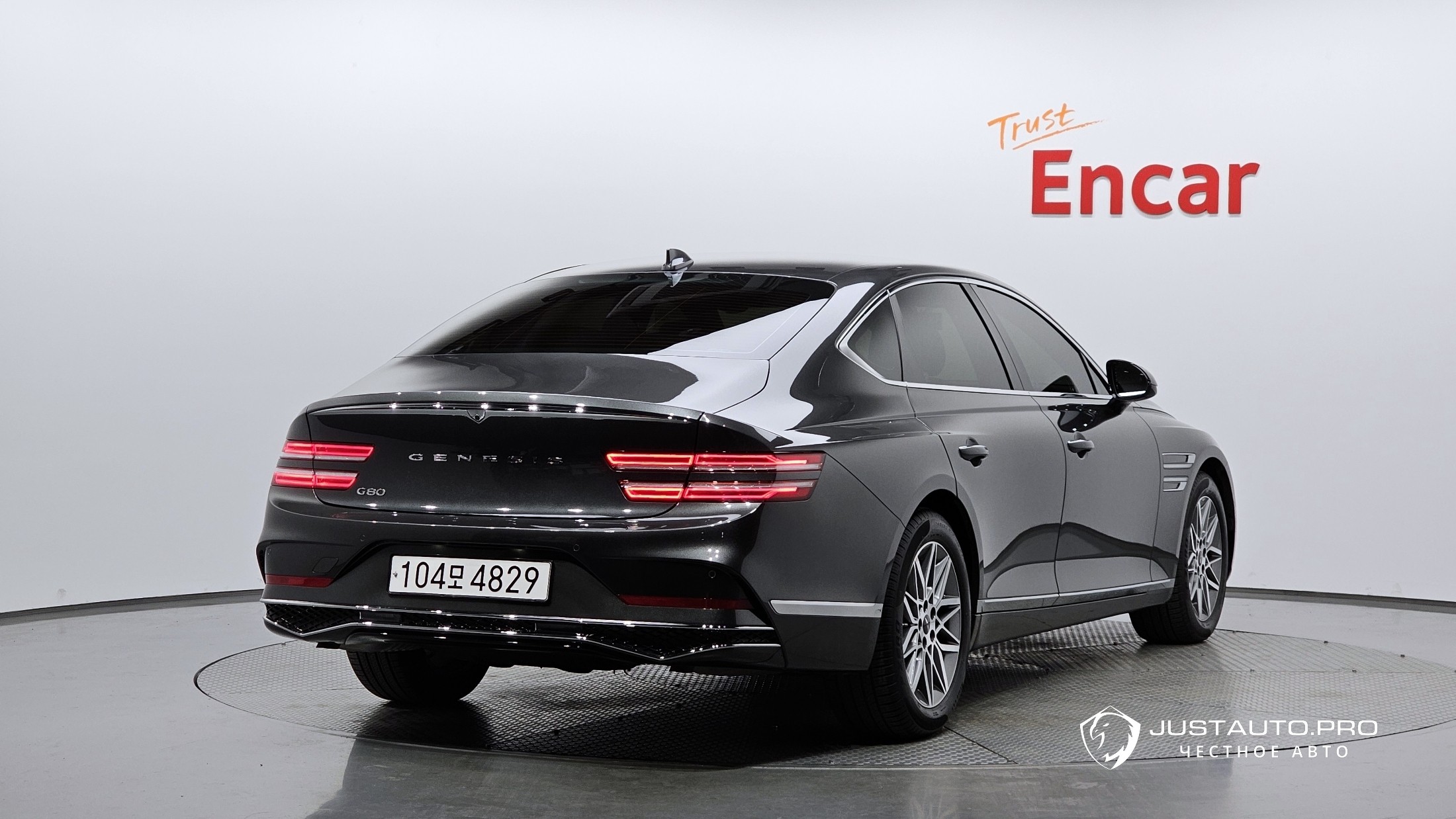 Автомобиль Genesis G80