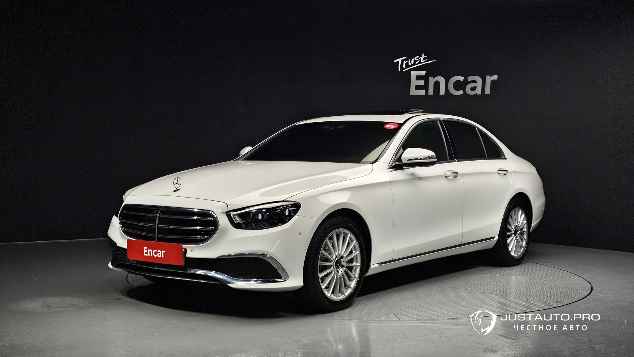 Автомобиль Mercedes-Benz E-Class