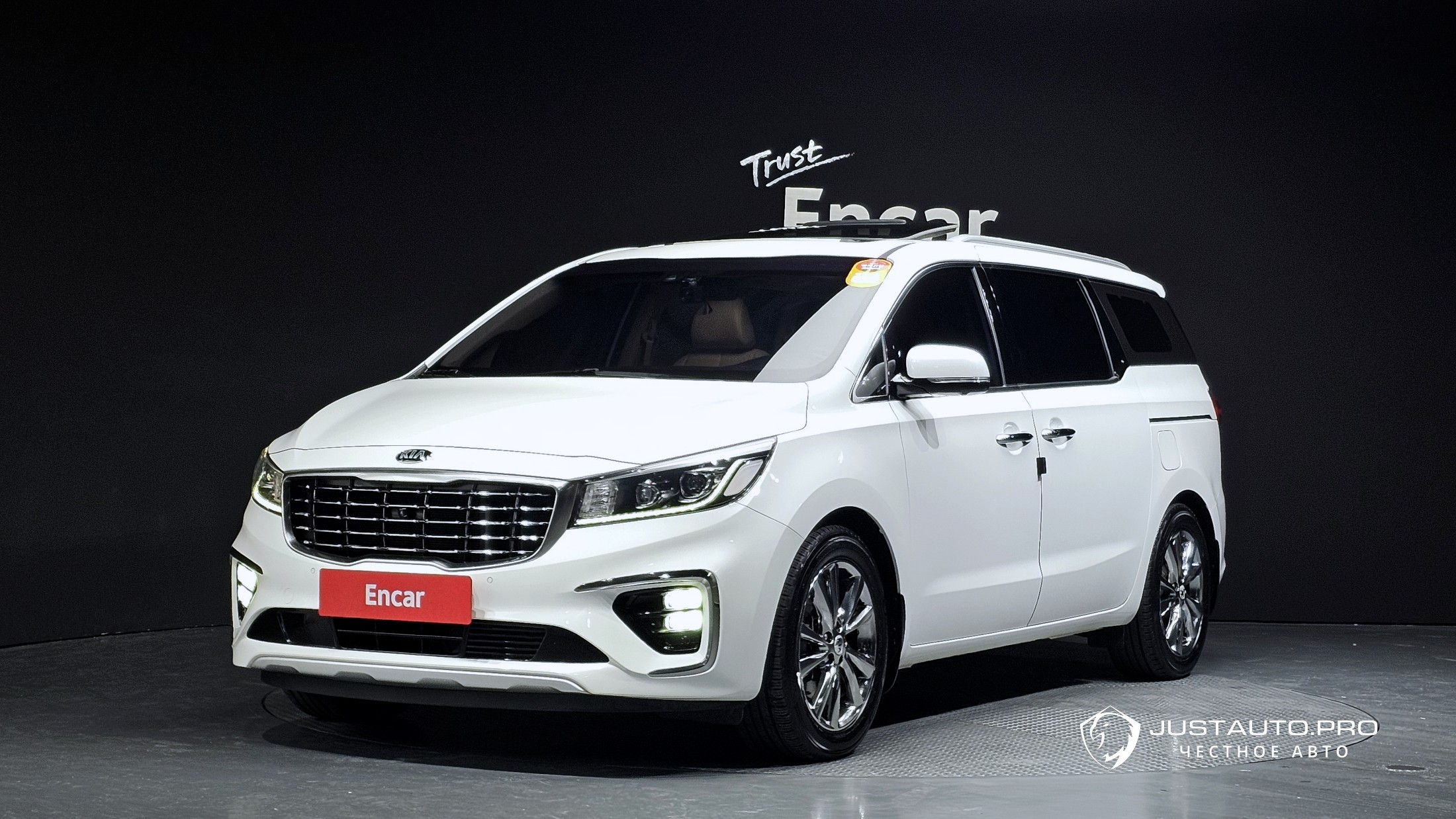 Автомобиль Kia Canival