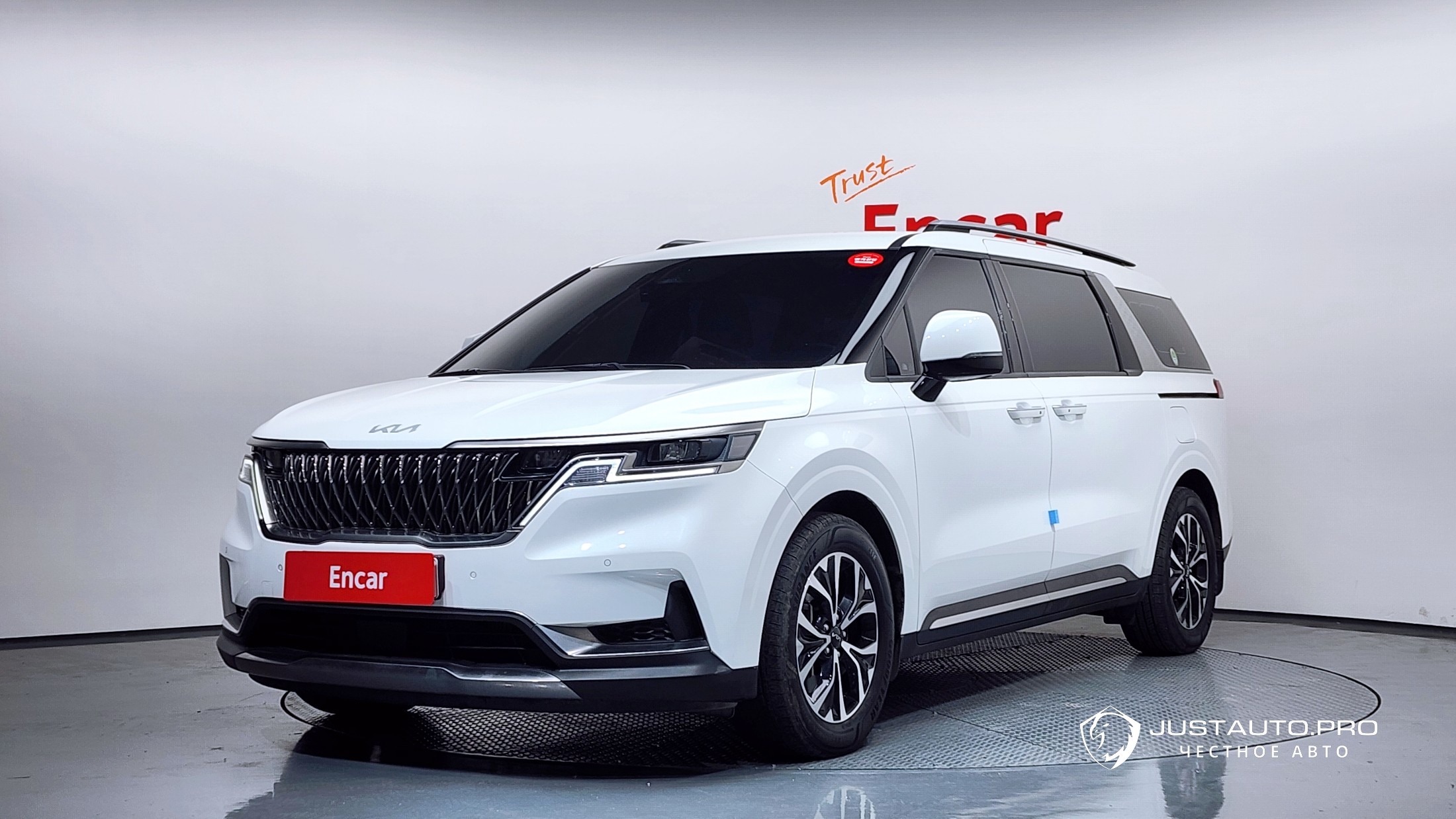 Автомобиль Kia Canival