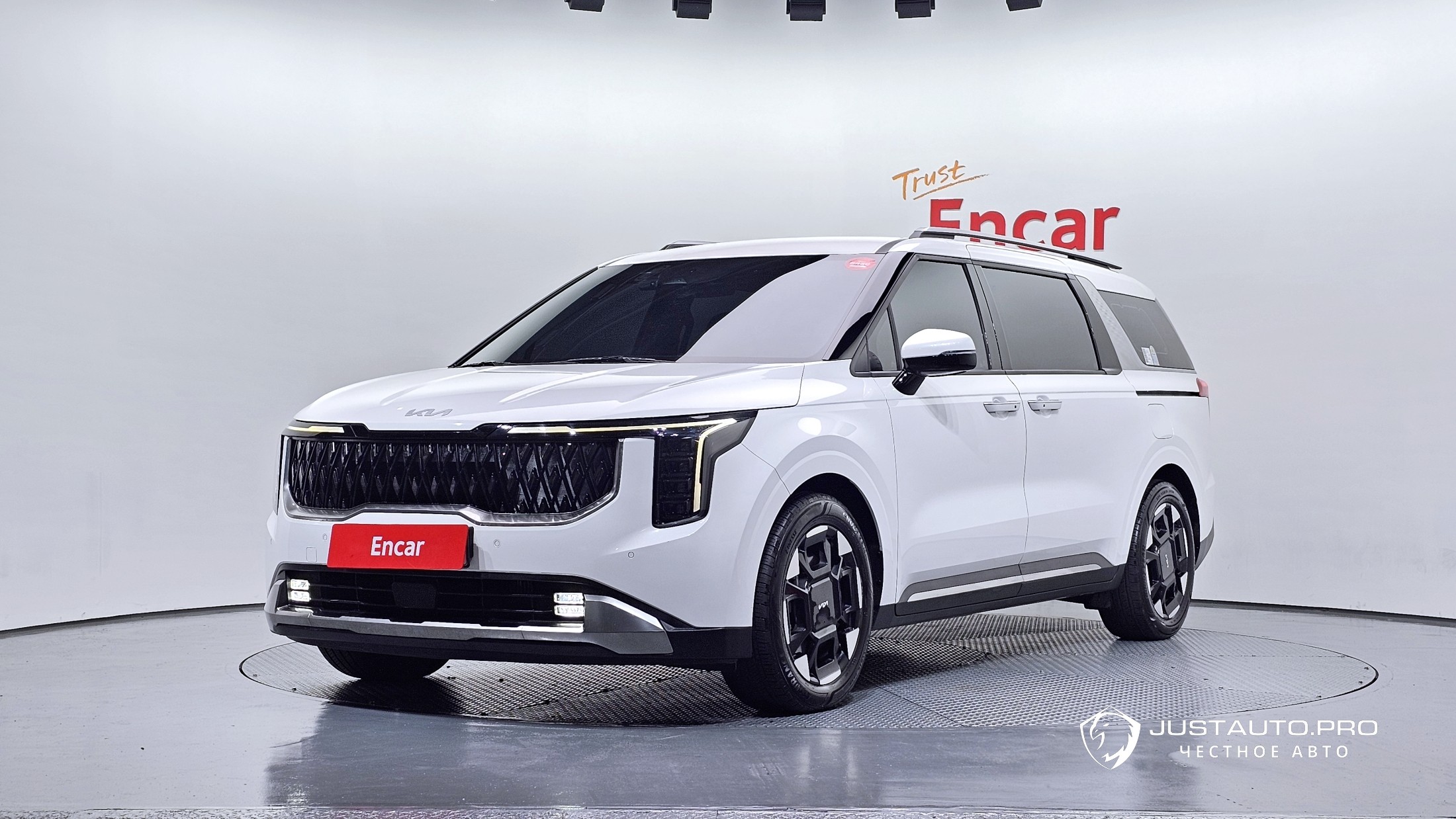 Автомобиль Kia Canival